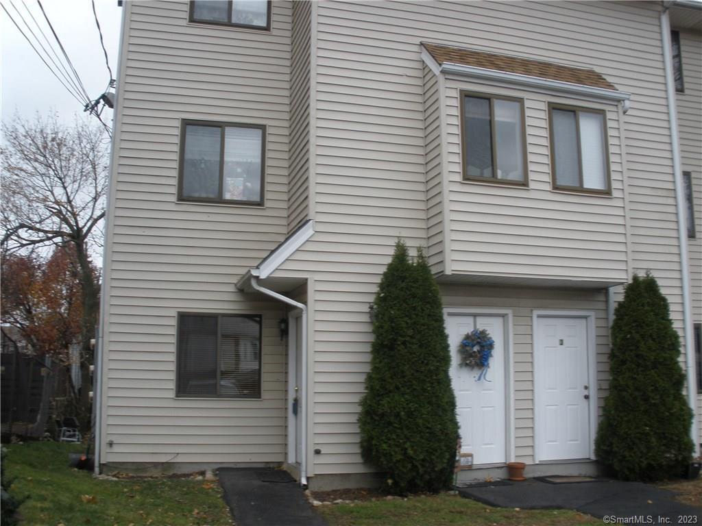 Photo 1 of 11 Horton Street 1, Stamford, Connecticut, $2,000, Web #: 170579745