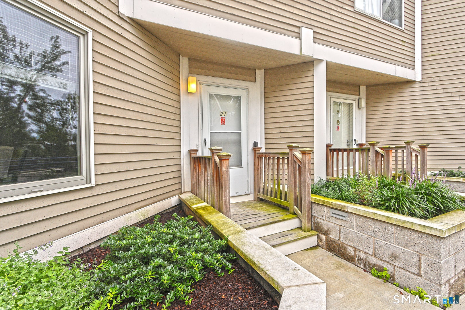 21 Harbour Close A-21