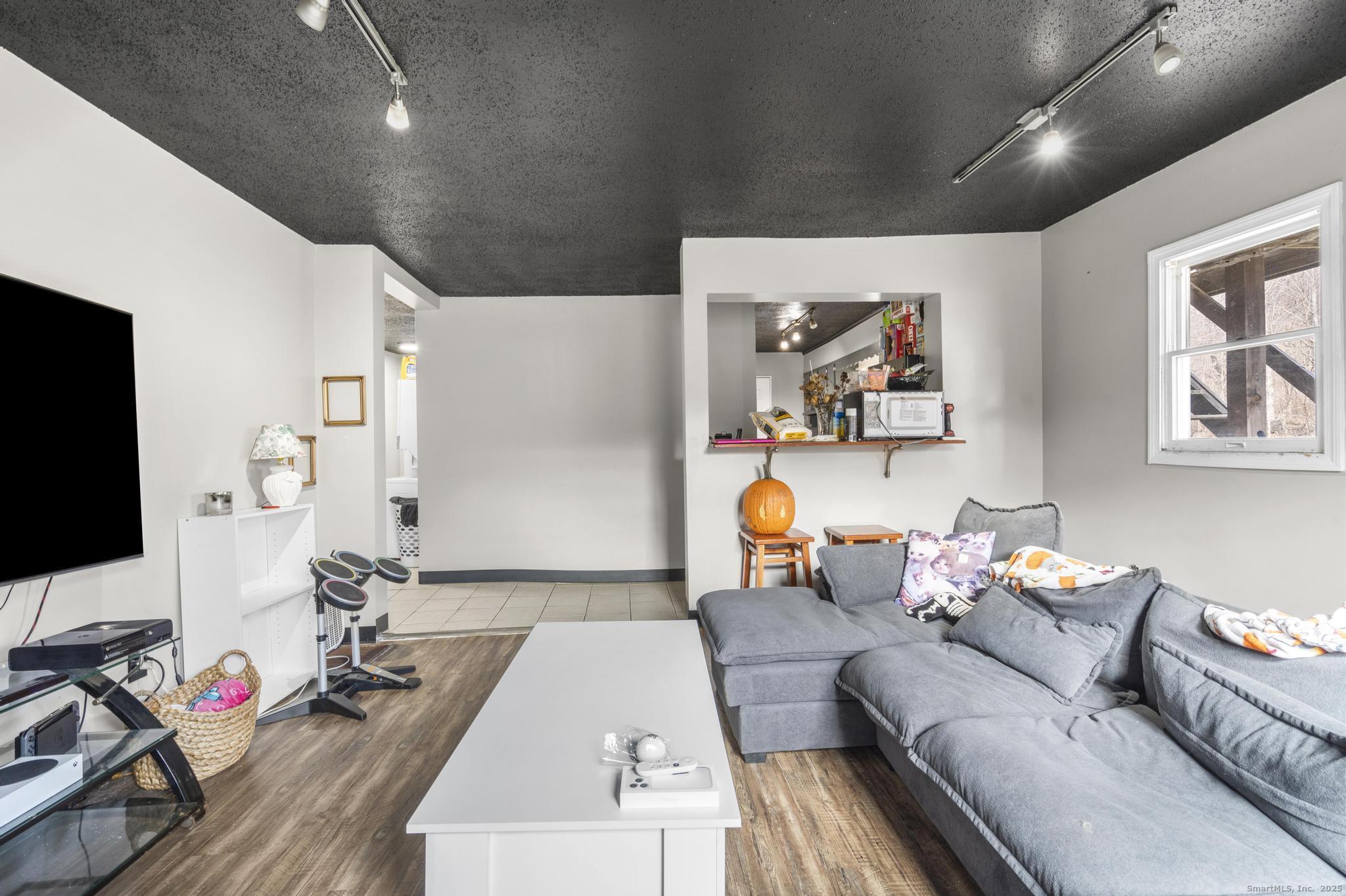 Plymouth, Connecticut 06782, United States, 7 Bedrooms Bedrooms, ,3 BathroomsBathrooms,Residential,Active,244704