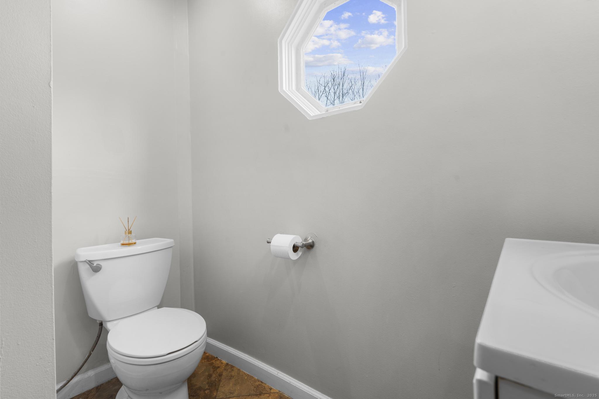 Plymouth, Connecticut 06782, United States, 7 Bedrooms Bedrooms, ,3 BathroomsBathrooms,Residential,Active,244704