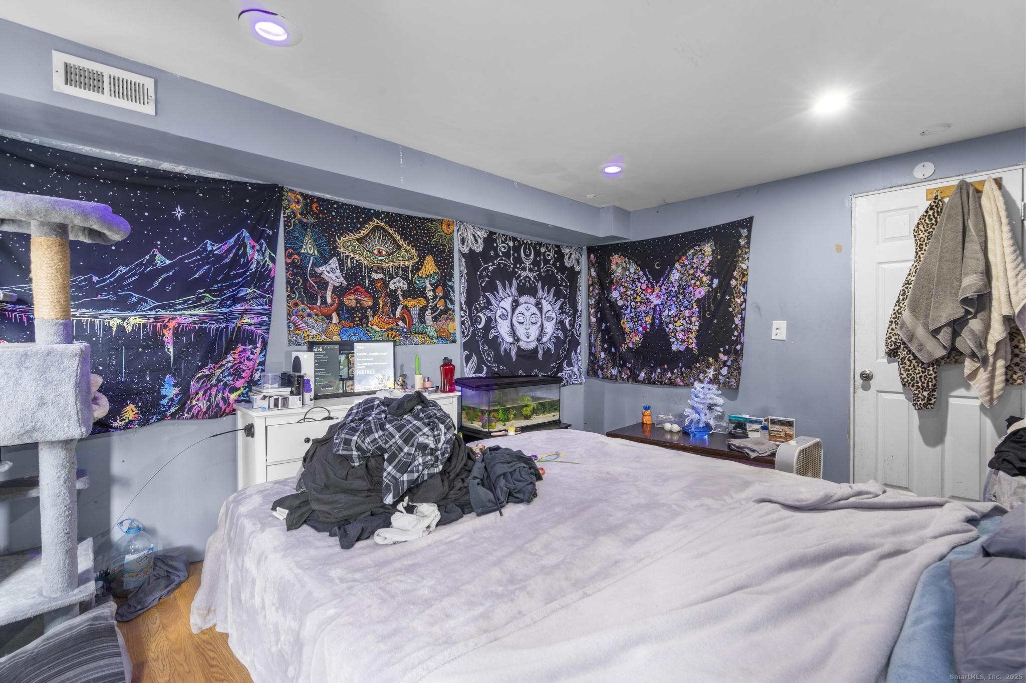 Plymouth, Connecticut 06782, United States, 7 Bedrooms Bedrooms, ,3 BathroomsBathrooms,Residential,Active,244704