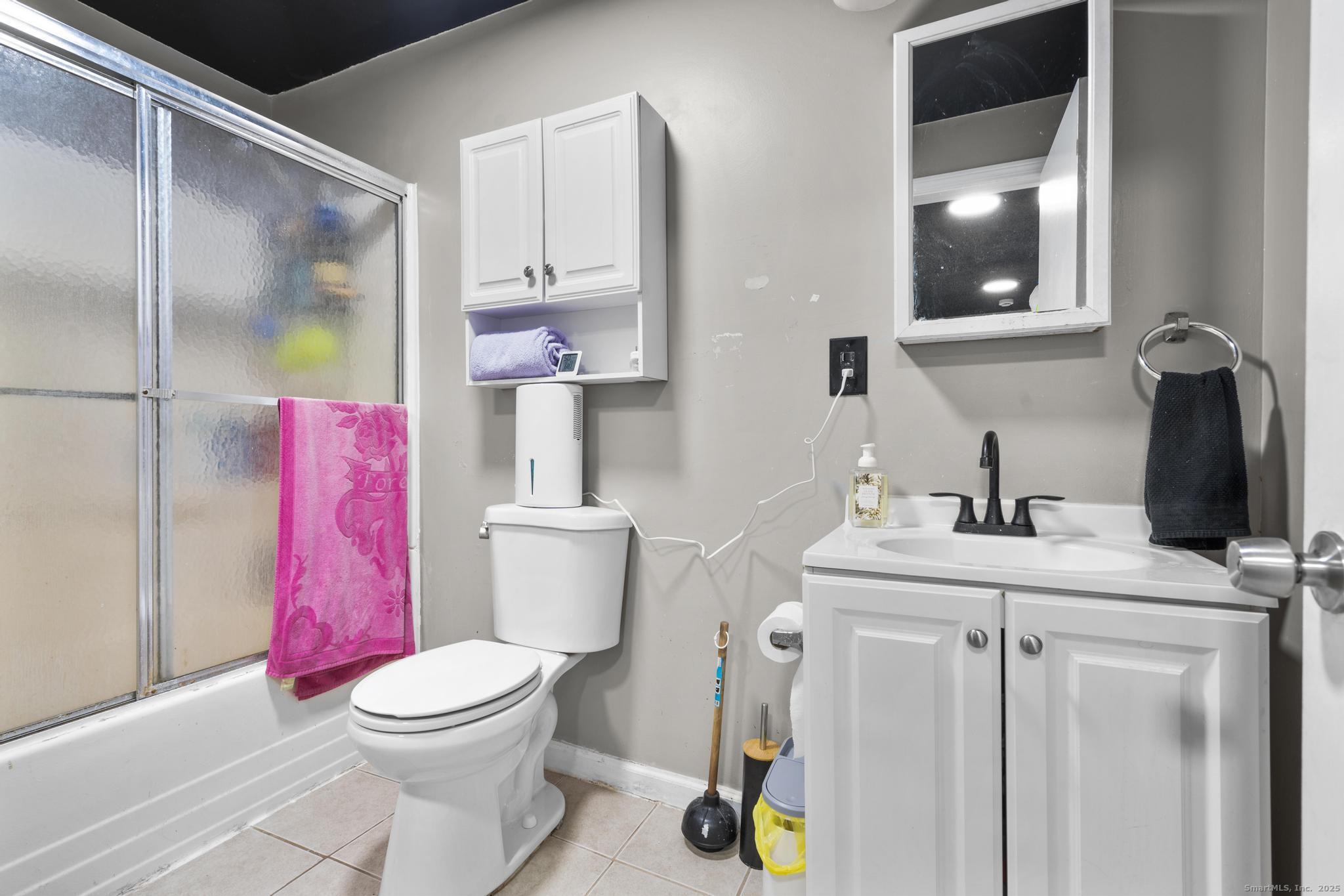 Plymouth, Connecticut 06782, United States, 7 Bedrooms Bedrooms, ,3 BathroomsBathrooms,Residential,Active,244704