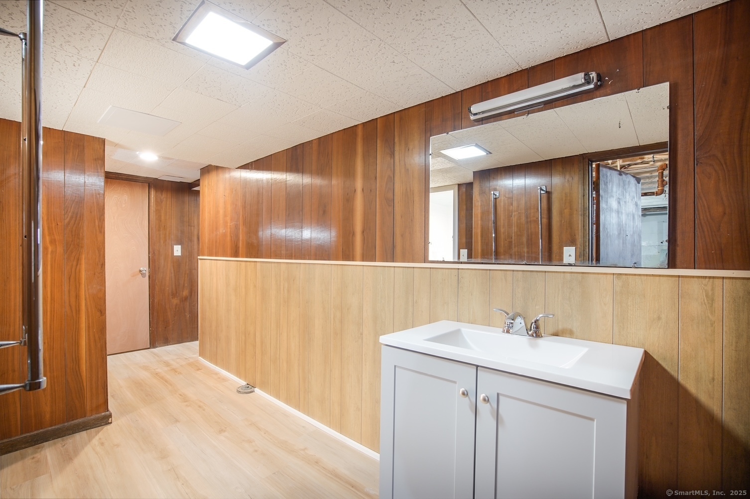 60 S Center Street, Windsor Locks, Connecticut image 22