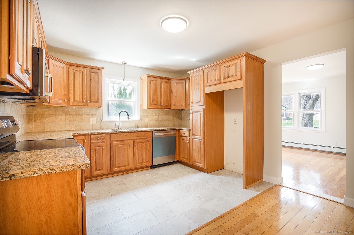60 S Center Street, Windsor Locks, Connecticut image 9