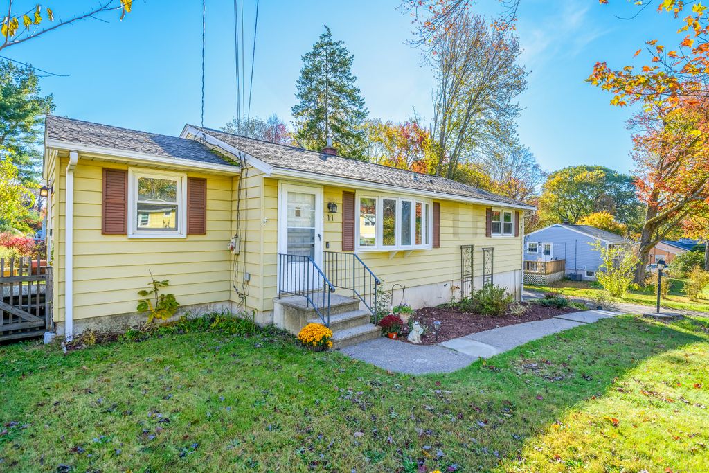 Photo of 11 Ivy Lane, Wolcott, CT 06716 (MLS # 24134836)