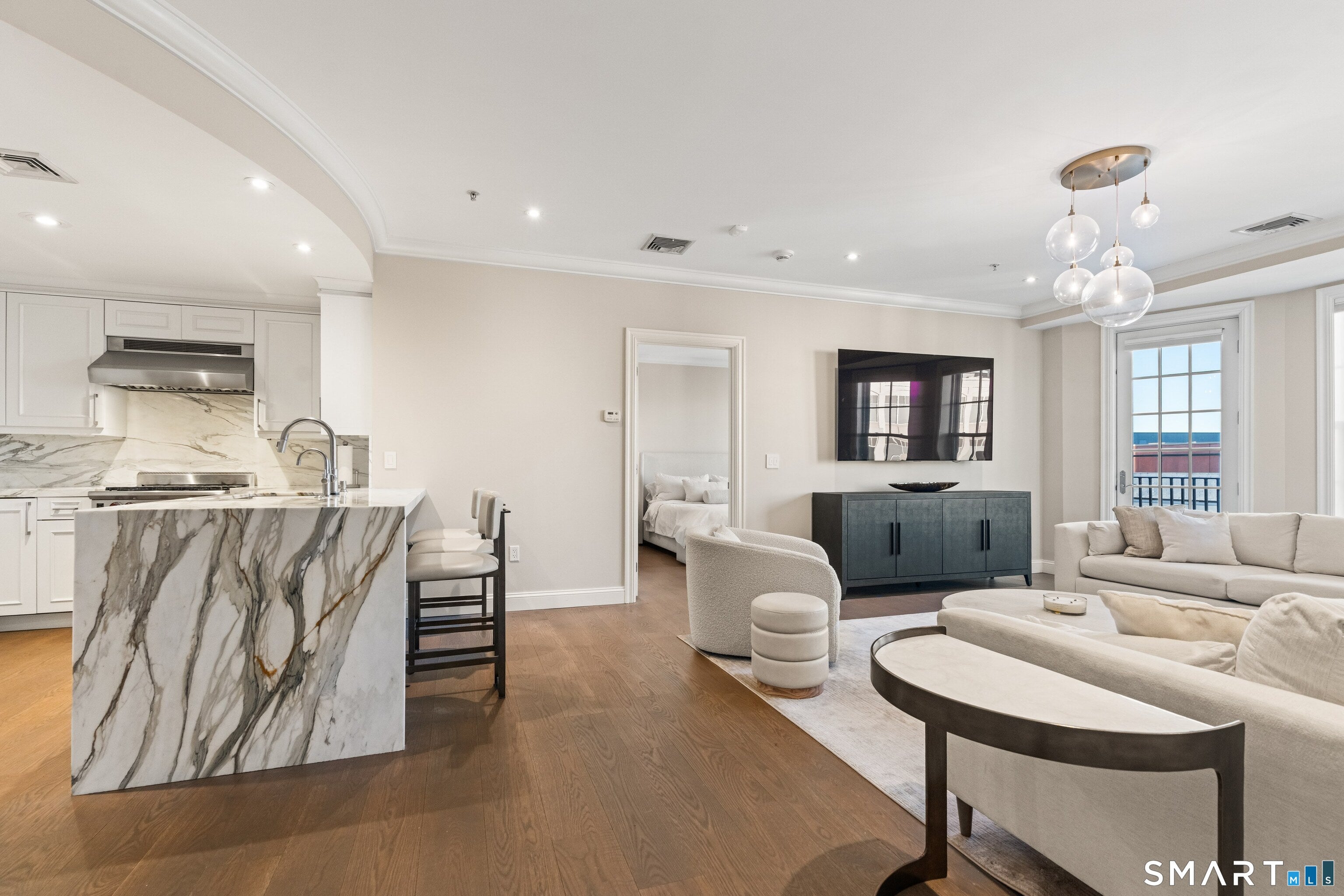 85 Memorial Road 411