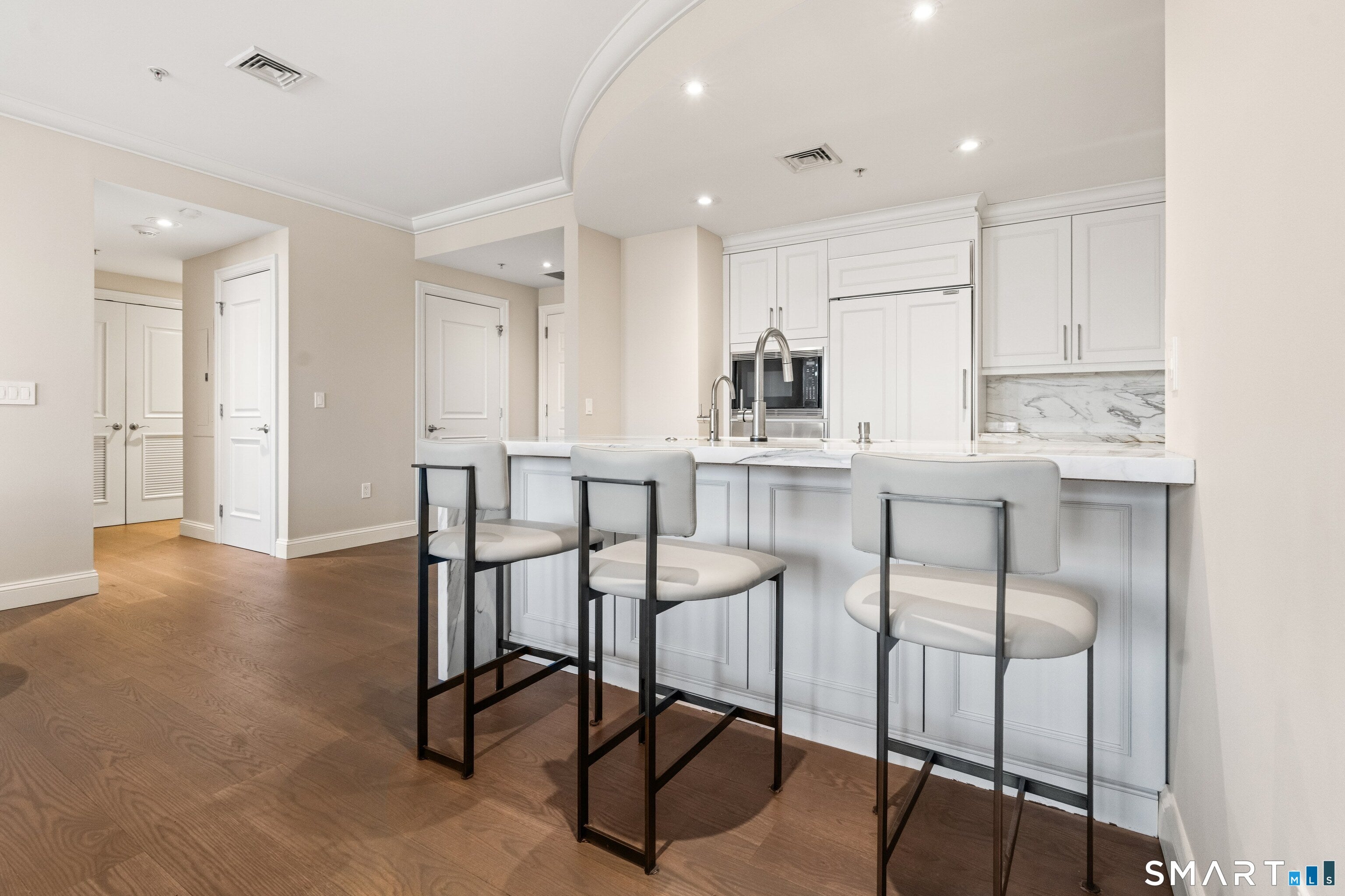 85 Memorial Road 411