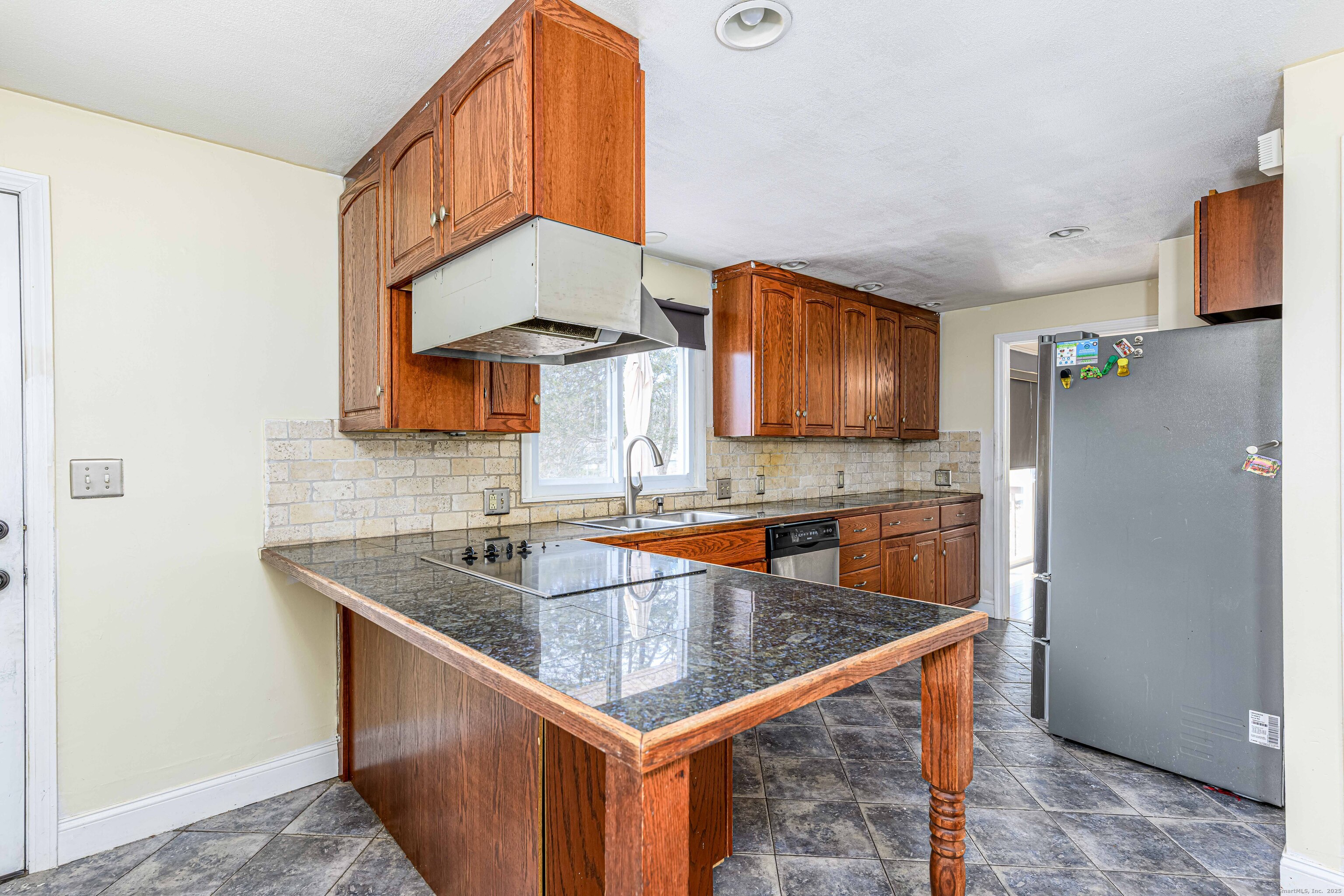 12 Helen Drive, North Haven, Connecticut image 9