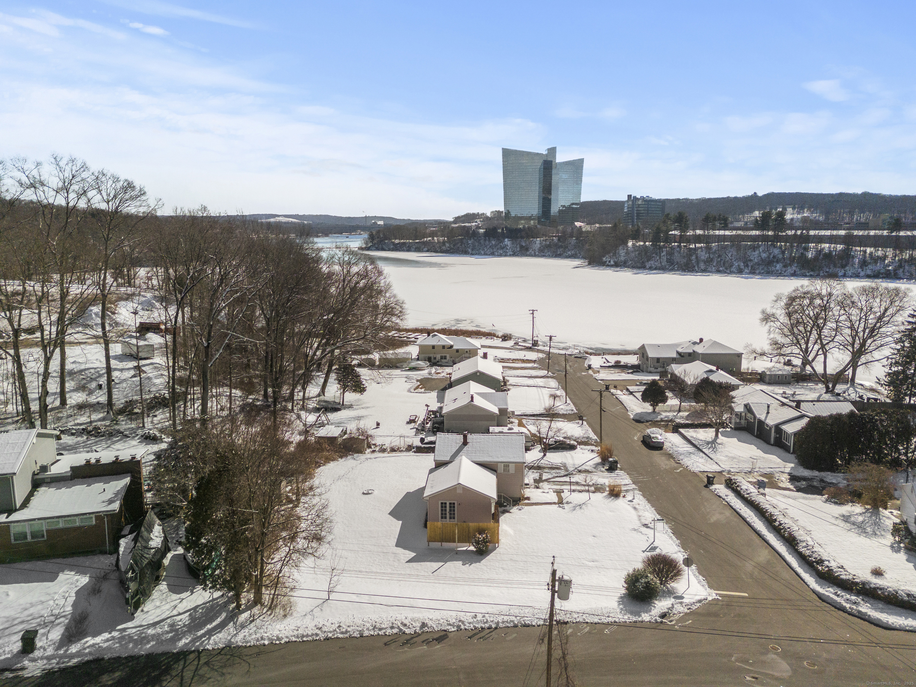 2 Shore Road, Norwich, Connecticut image 22