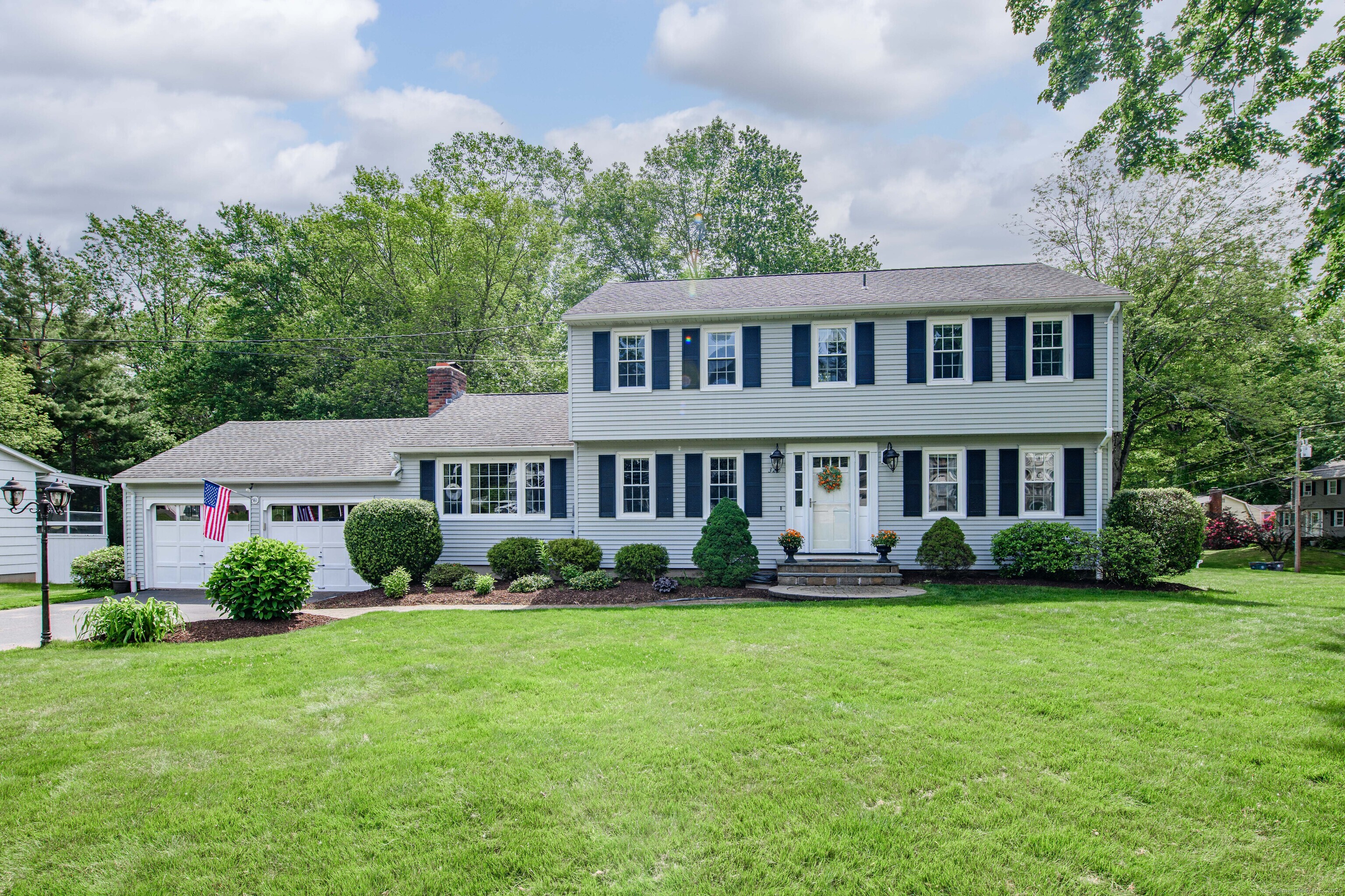 Spruce Street, Cheshire, Connecticut - 4 Bedrooms  
3 Bathrooms  
8 Rooms - 