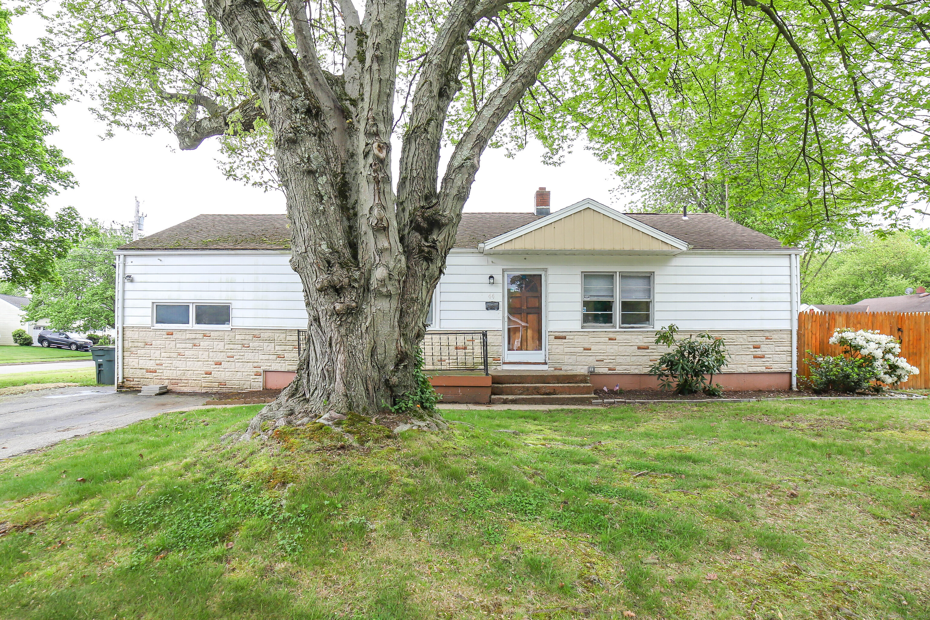 44 Columbia Drive, Milford, Connecticut image 1