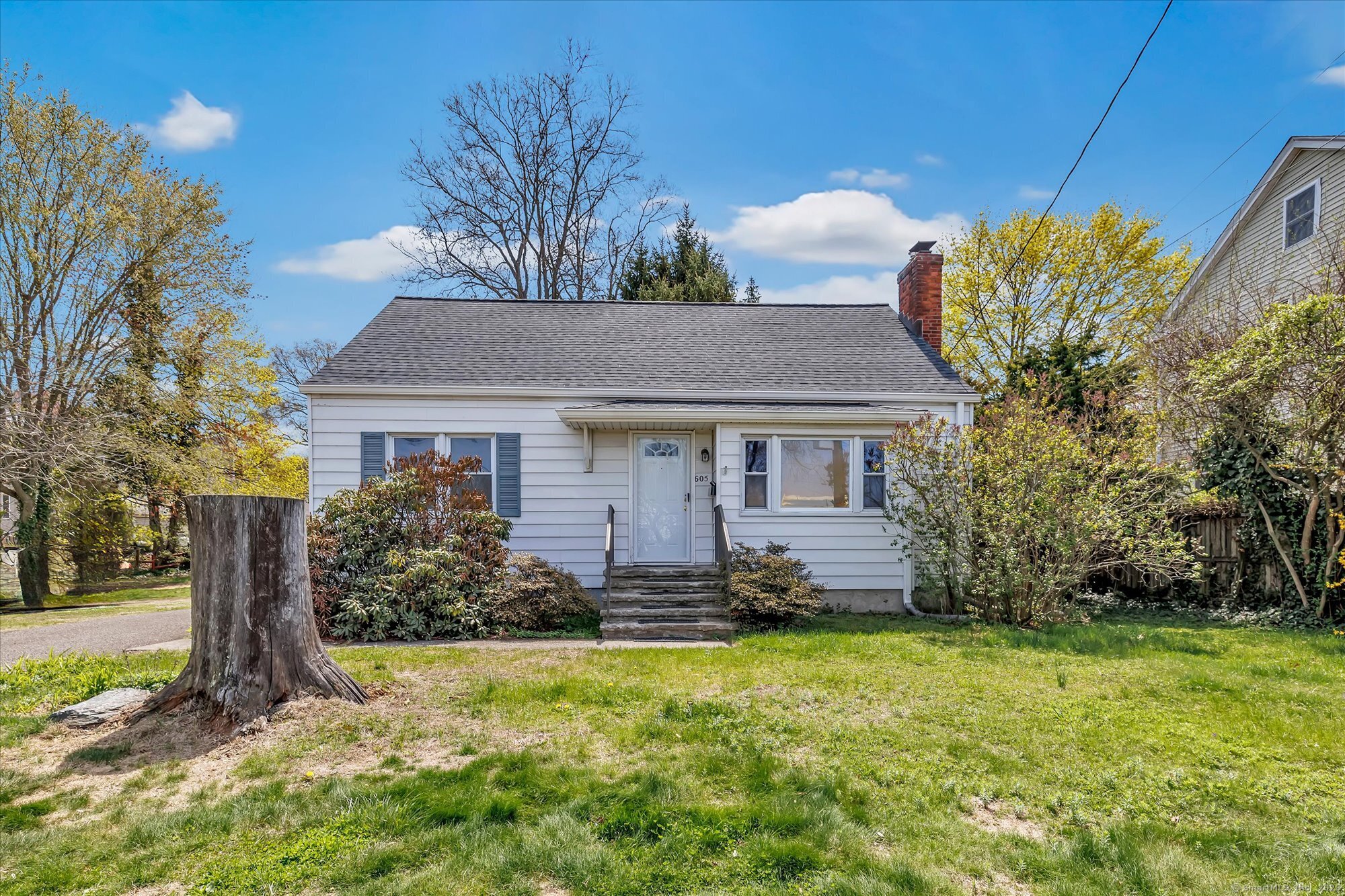 Property for Sale at New Haven Avenue, Milford, Connecticut - Bedrooms: 4 
Bathrooms: 1 
Rooms: 6  - $389,900