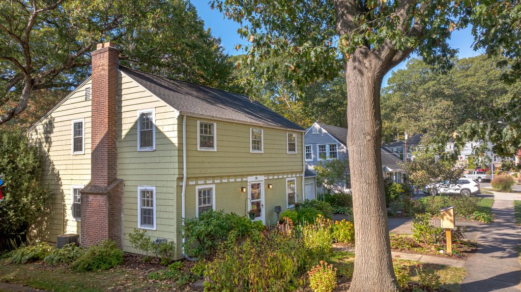 Photo of 38 Elgin Street, Hamden, CT 06517 (MLS # 24131001)