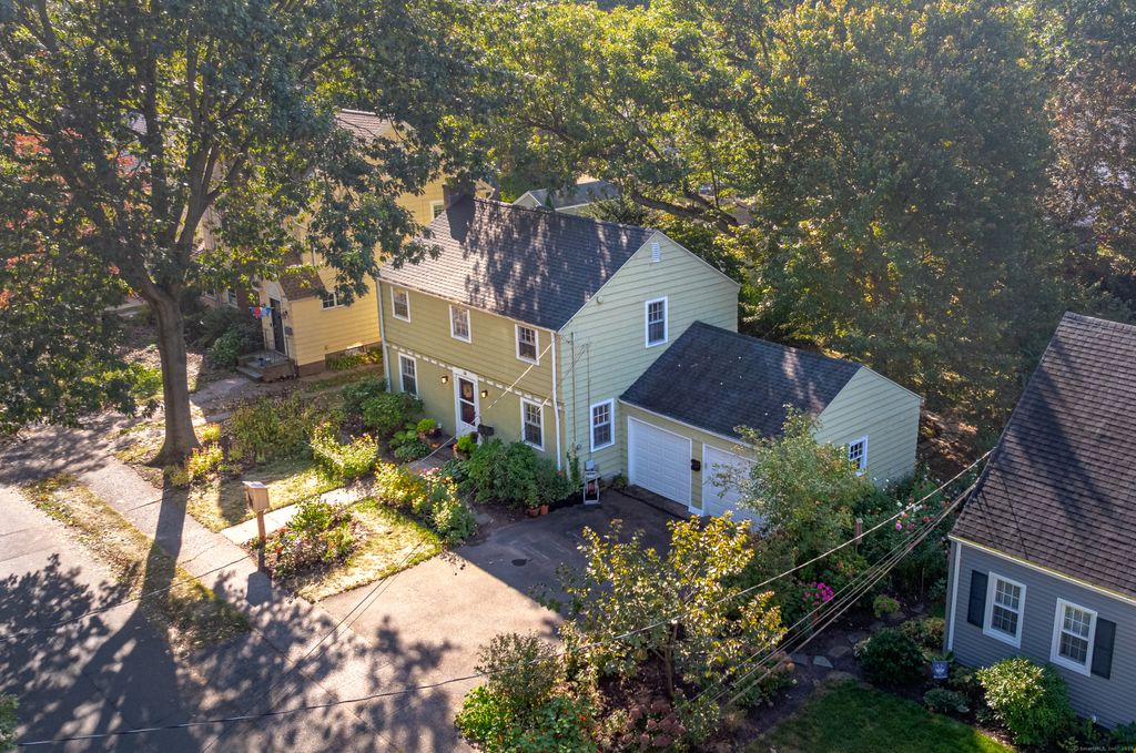Photo of 38 Elgin Street, Hamden, CT 06517 (MLS # 24131001)