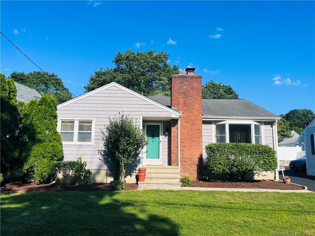 Property for Sale at 26 Greenwood Avenue, Darien, Connecticut - Bedrooms: 2 
Bathrooms: 2 
Rooms: 5  - $650,000