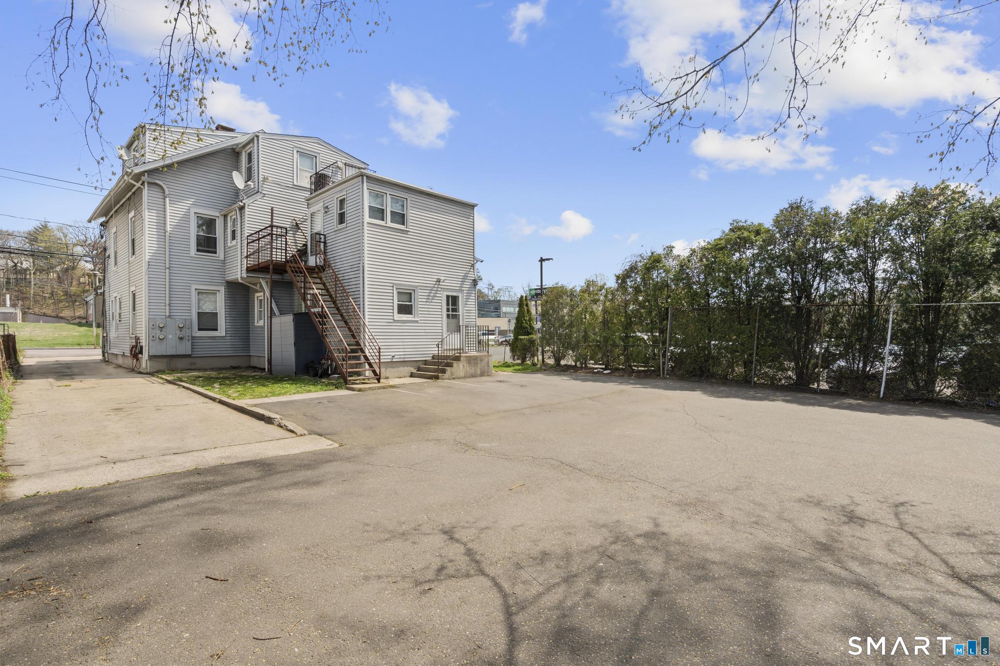 263 Main Avenue
