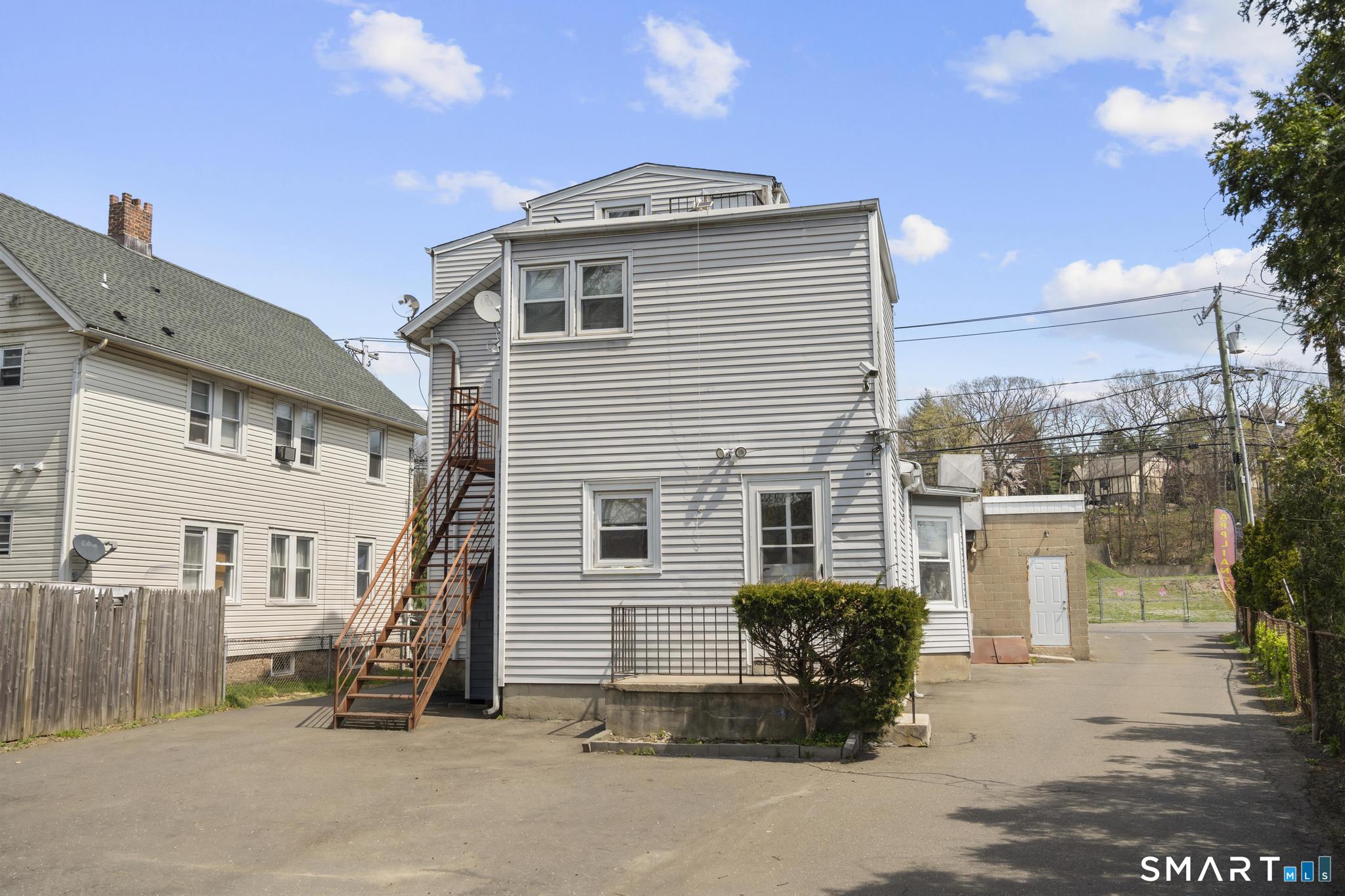 263 Main Avenue