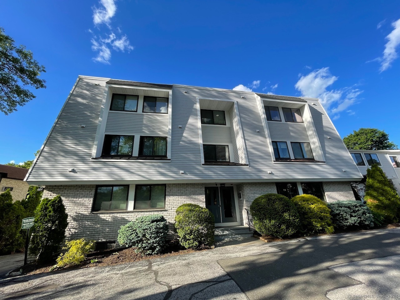 73 Riverside Avenue 3B