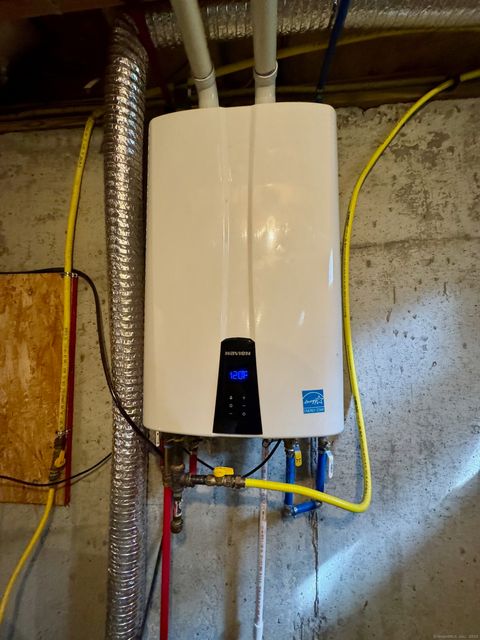 Tiny photo for 31 Marie Street #APT B, New Haven, CT 06513 (MLS # 24153108)