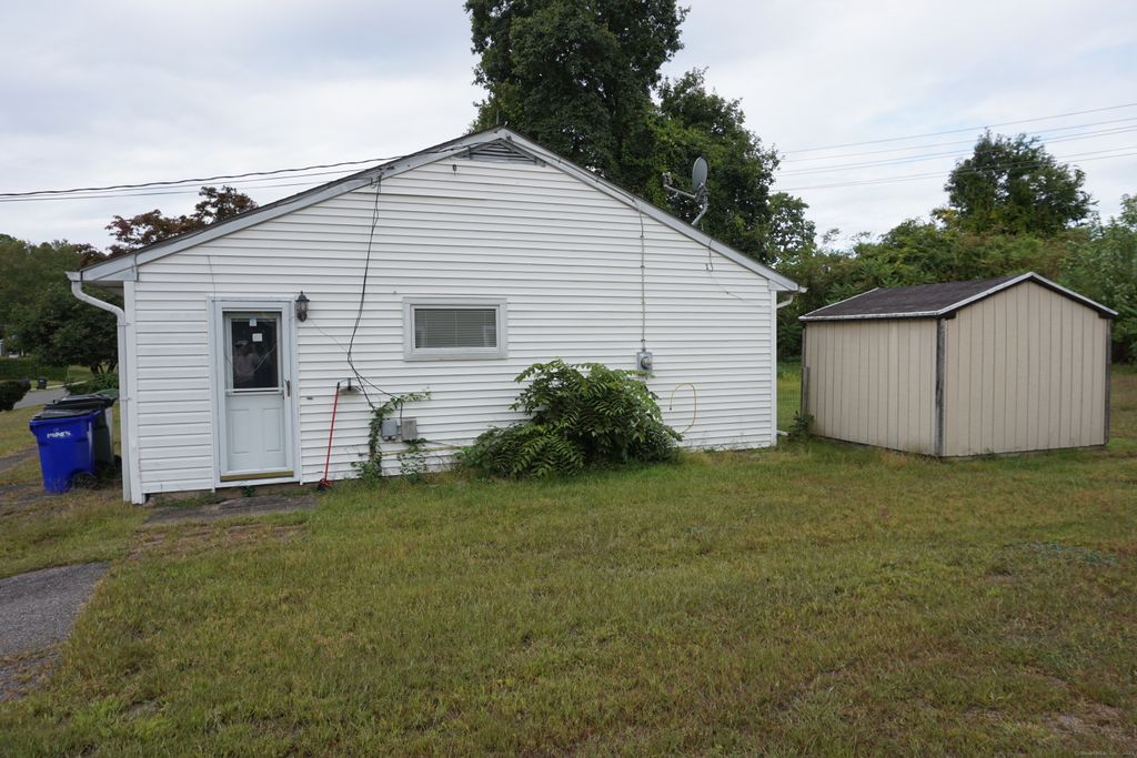 Photo of 29 Coolidge Street, Windsor Locks, CT 06096 (MLS # 24136956)