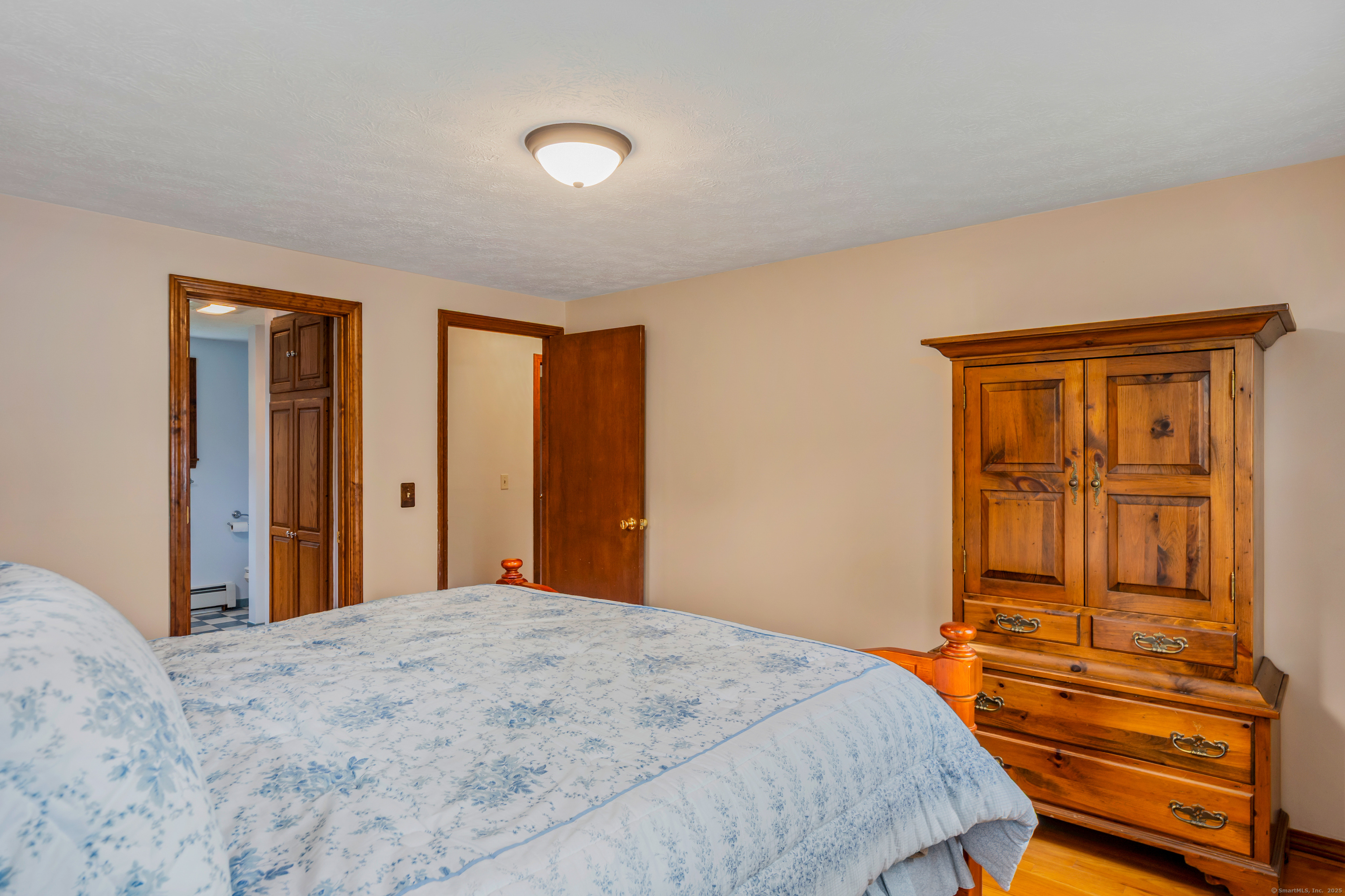 Ellington, Connecticut 06029, United States, 3 Bedrooms Bedrooms, ,3 BathroomsBathrooms,Residential,Pending,142421