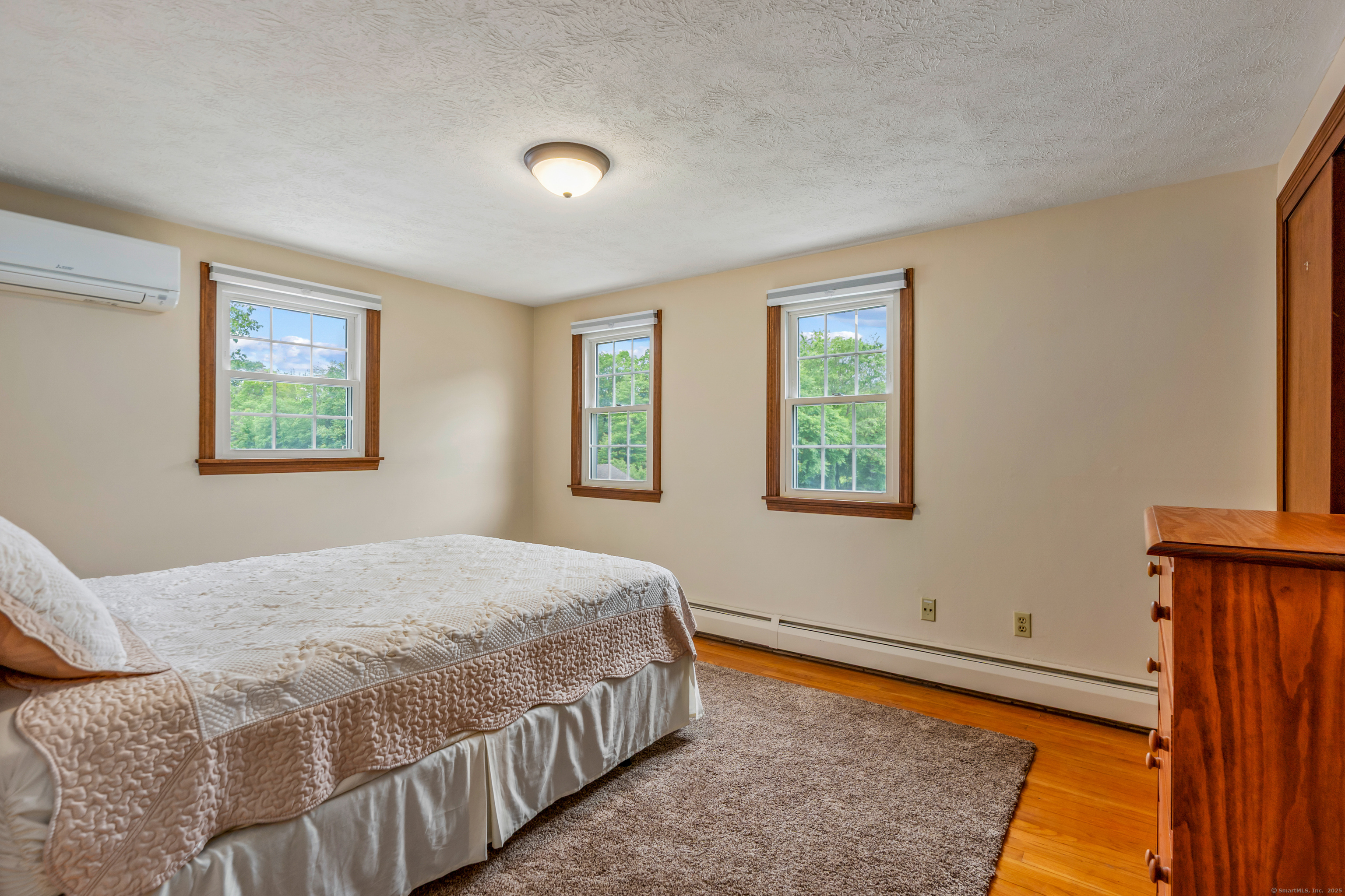 Ellington, Connecticut 06029, United States, 3 Bedrooms Bedrooms, ,3 BathroomsBathrooms,Residential,Pending,142421