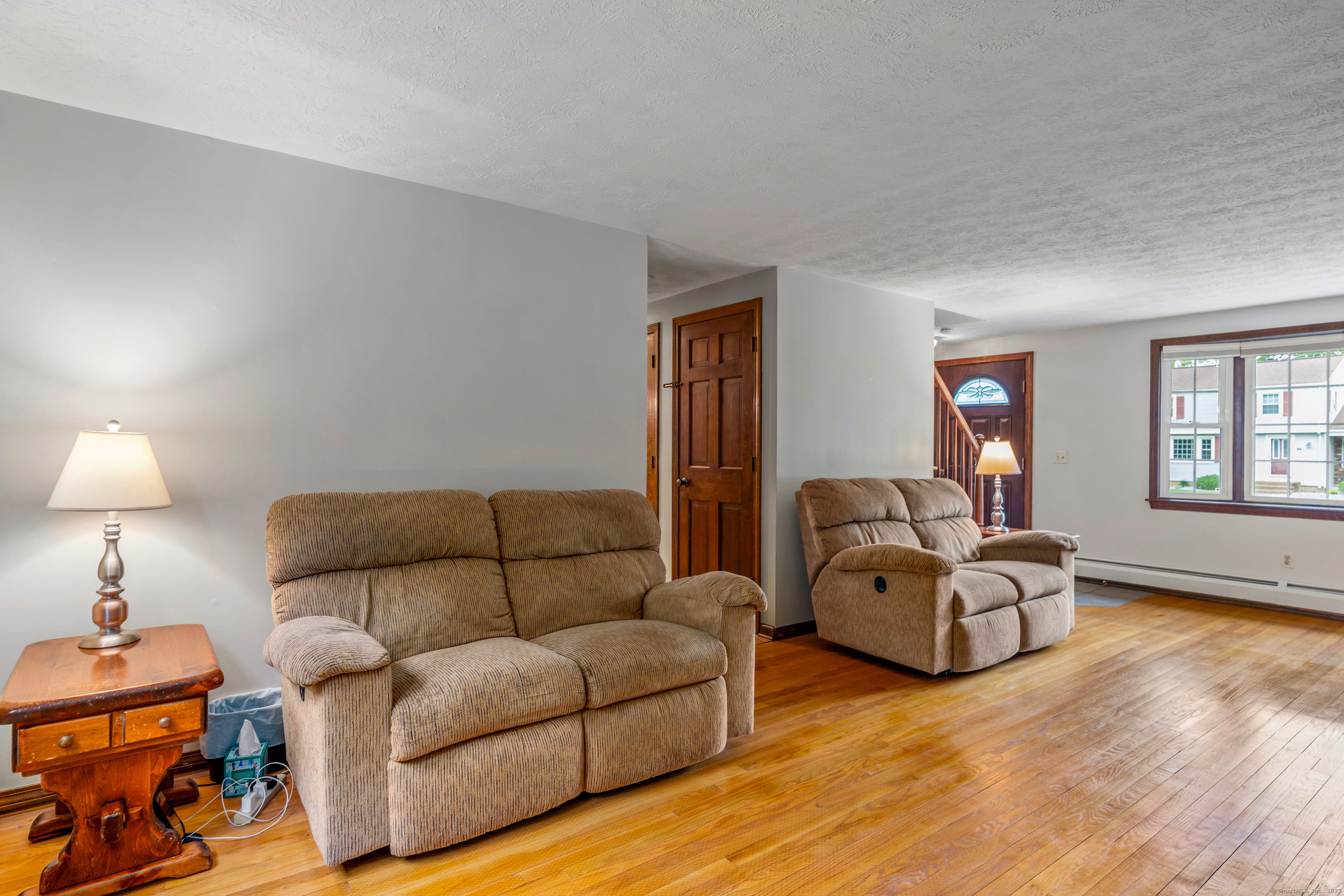 Ellington, Connecticut 06029, United States, 3 Bedrooms Bedrooms, ,3 BathroomsBathrooms,Residential,Pending,142421