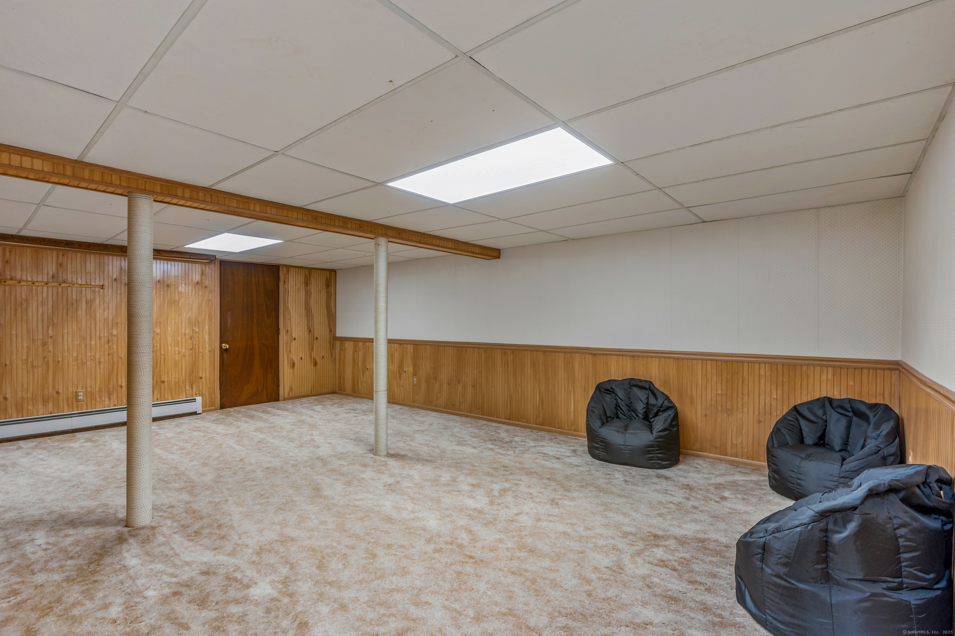 Ellington, Connecticut 06029, United States, 3 Bedrooms Bedrooms, ,3 BathroomsBathrooms,Residential,Pending,142421