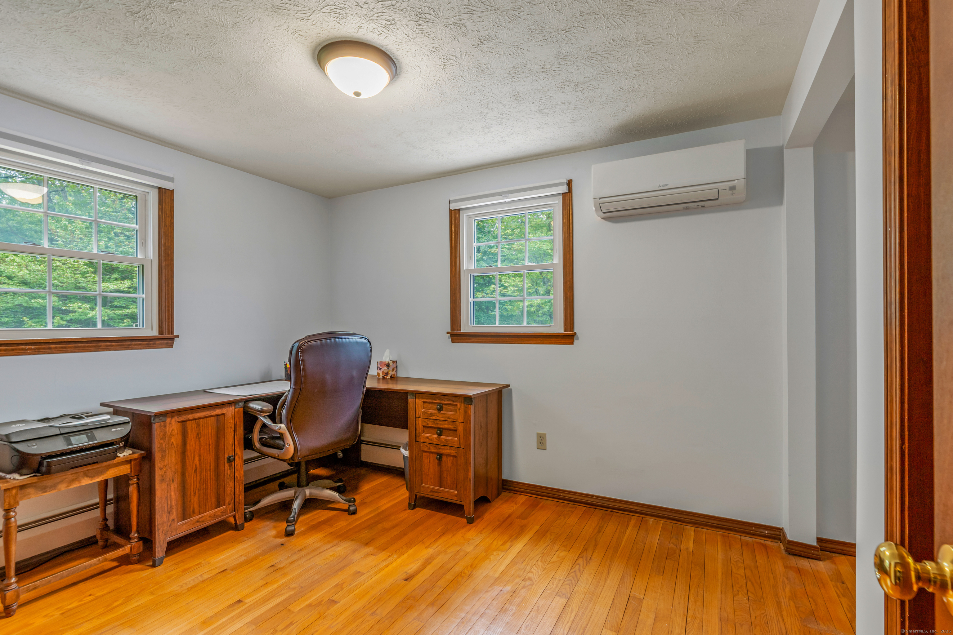 Ellington, Connecticut 06029, United States, 3 Bedrooms Bedrooms, ,3 BathroomsBathrooms,Residential,Pending,142421