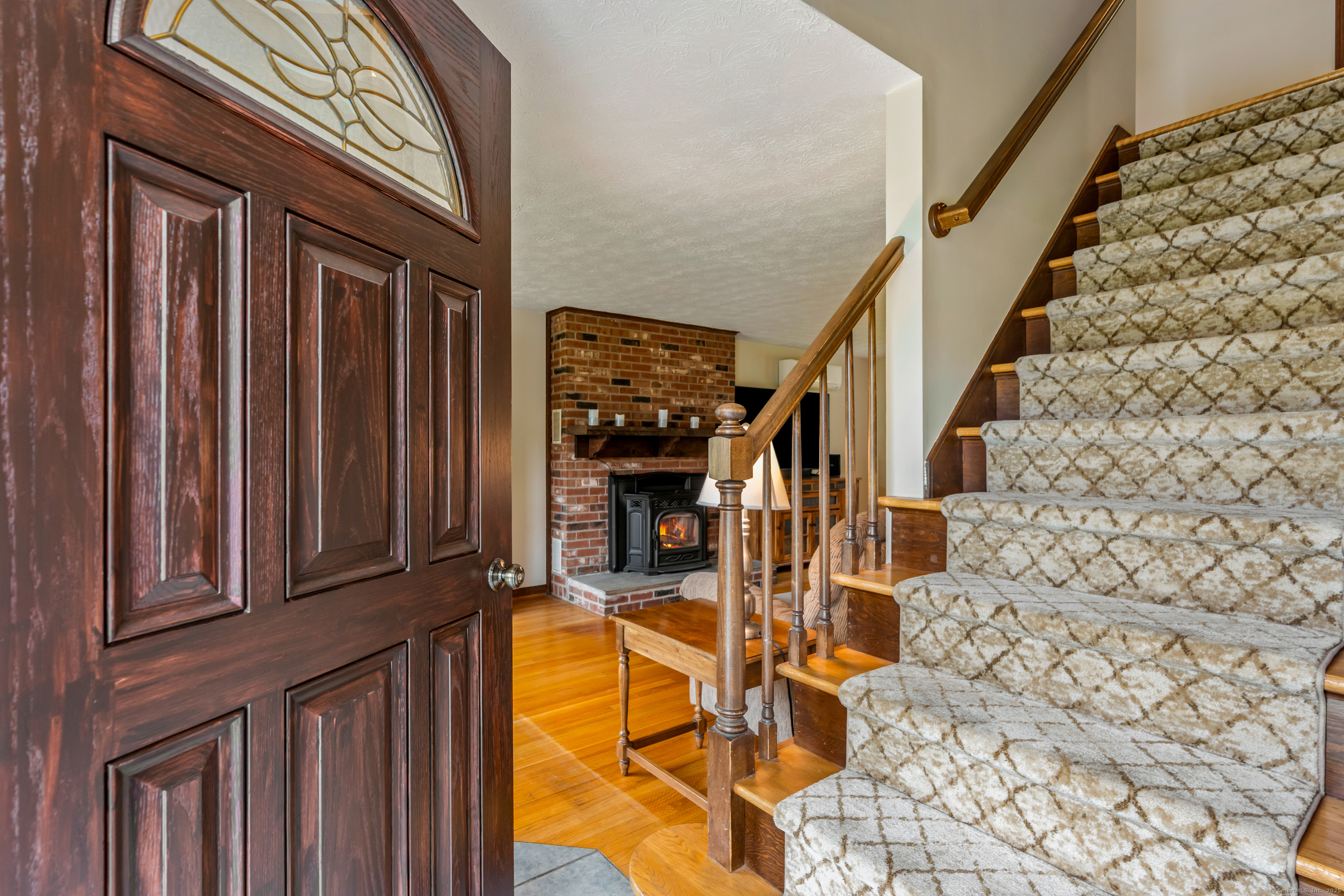 Ellington, Connecticut 06029, United States, 3 Bedrooms Bedrooms, ,3 BathroomsBathrooms,Residential,Pending,142421