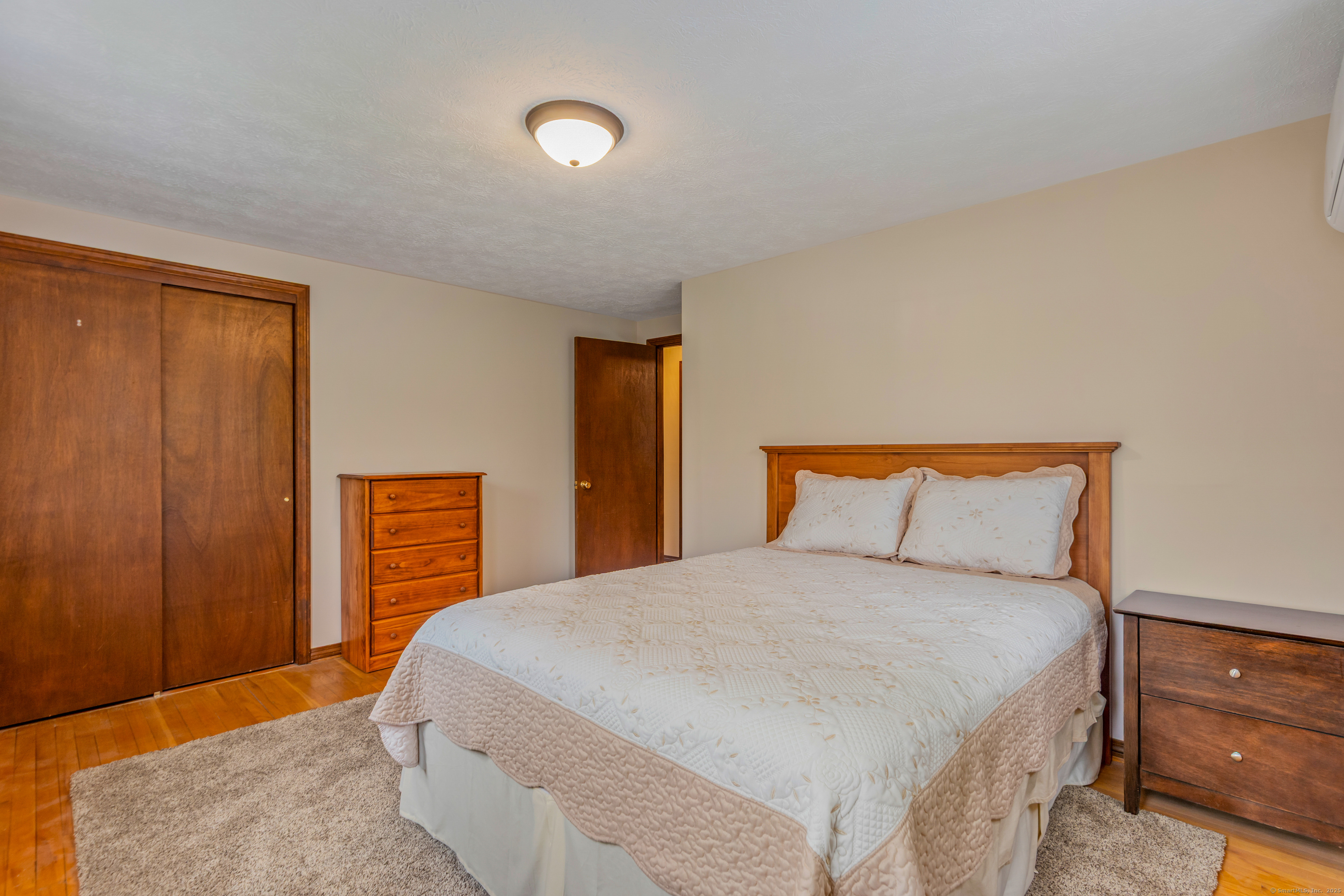 Ellington, Connecticut 06029, United States, 3 Bedrooms Bedrooms, ,3 BathroomsBathrooms,Residential,Pending,142421