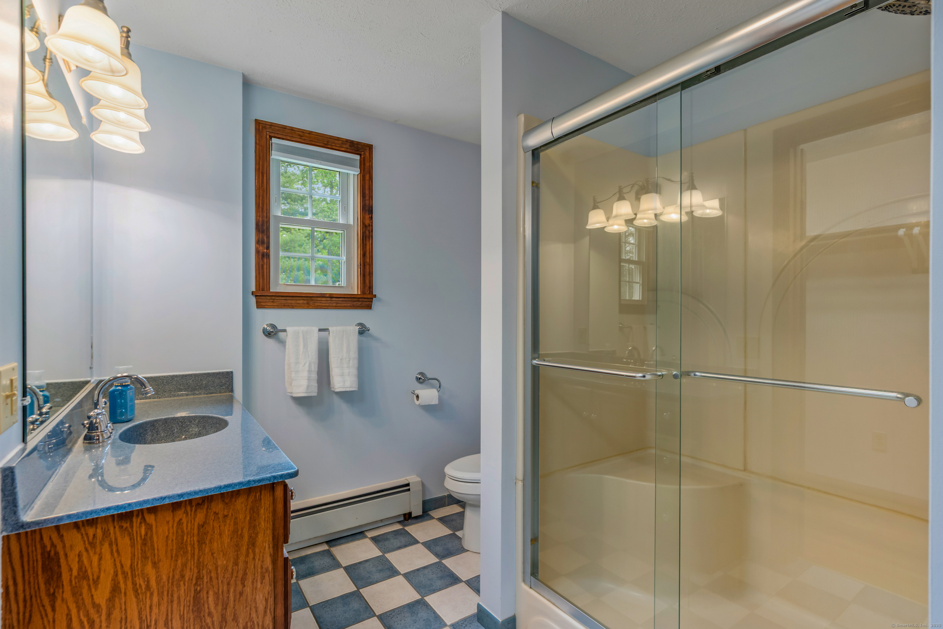 Ellington, Connecticut 06029, United States, 3 Bedrooms Bedrooms, ,3 BathroomsBathrooms,Residential,Pending,142421