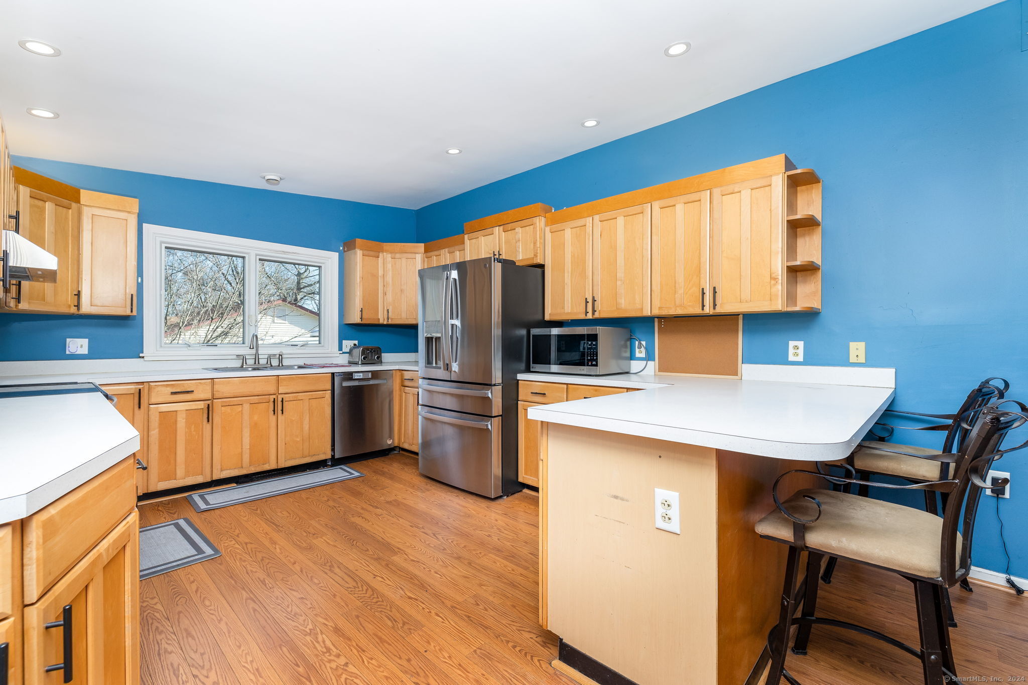 Colchester, Connecticut 06415, United States, 3 Bedrooms Bedrooms, ,4 BathroomsBathrooms,Residential,Pending,25365