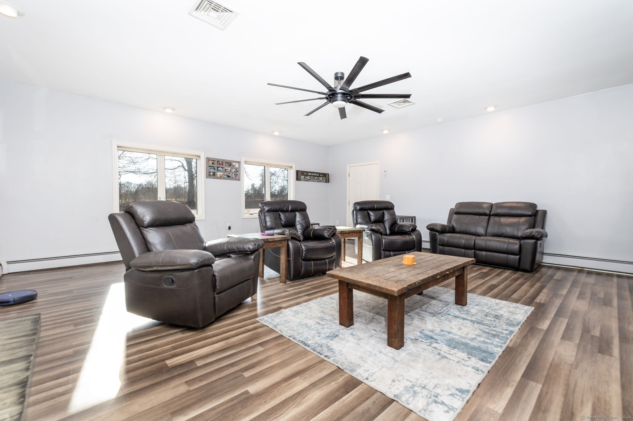 Colchester, Connecticut 06415, United States, 3 Bedrooms Bedrooms, ,4 BathroomsBathrooms,Residential,Pending,25365