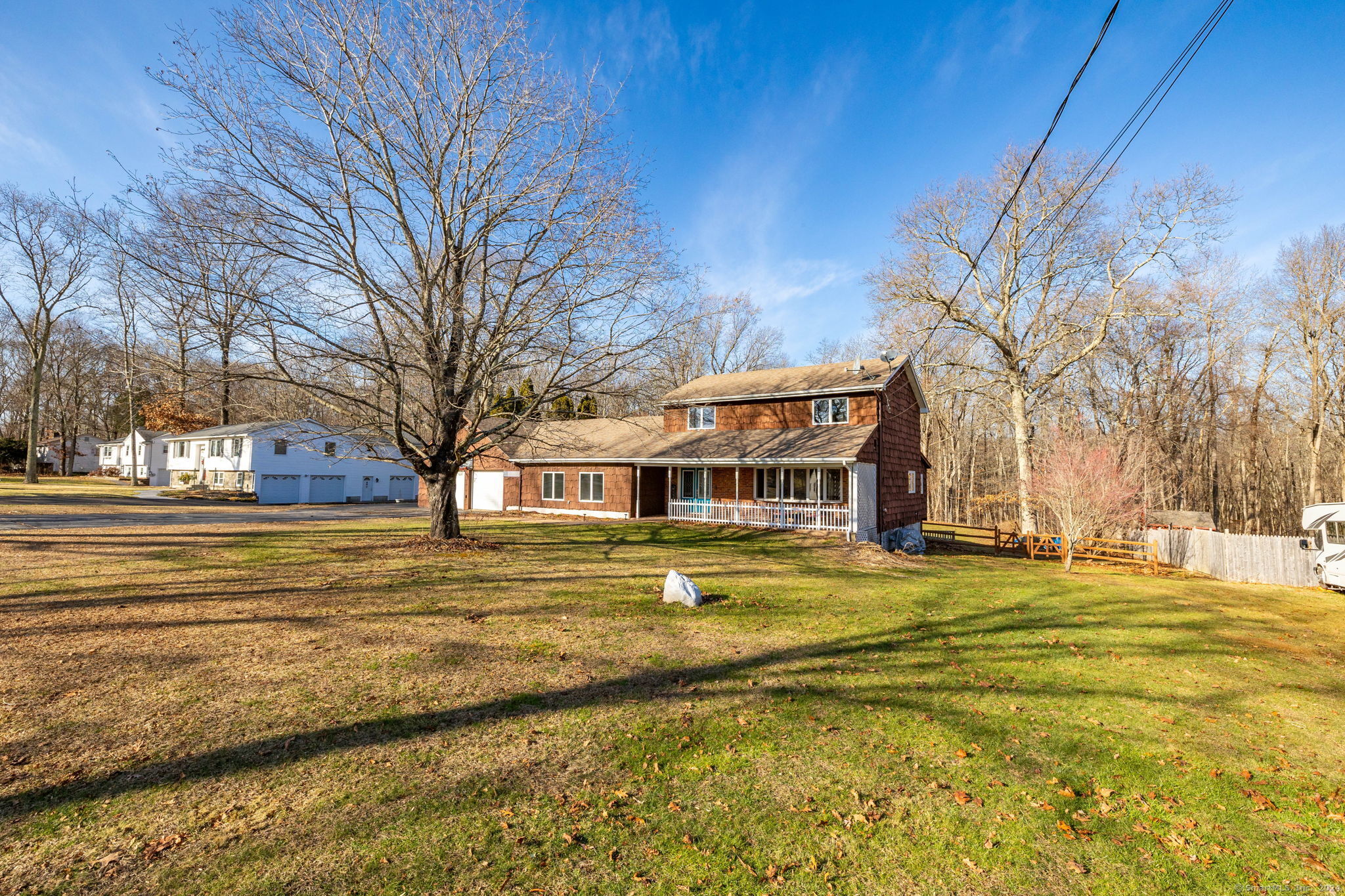 Colchester, Connecticut 06415, United States, 3 Bedrooms Bedrooms, ,4 BathroomsBathrooms,Residential,Pending,25365