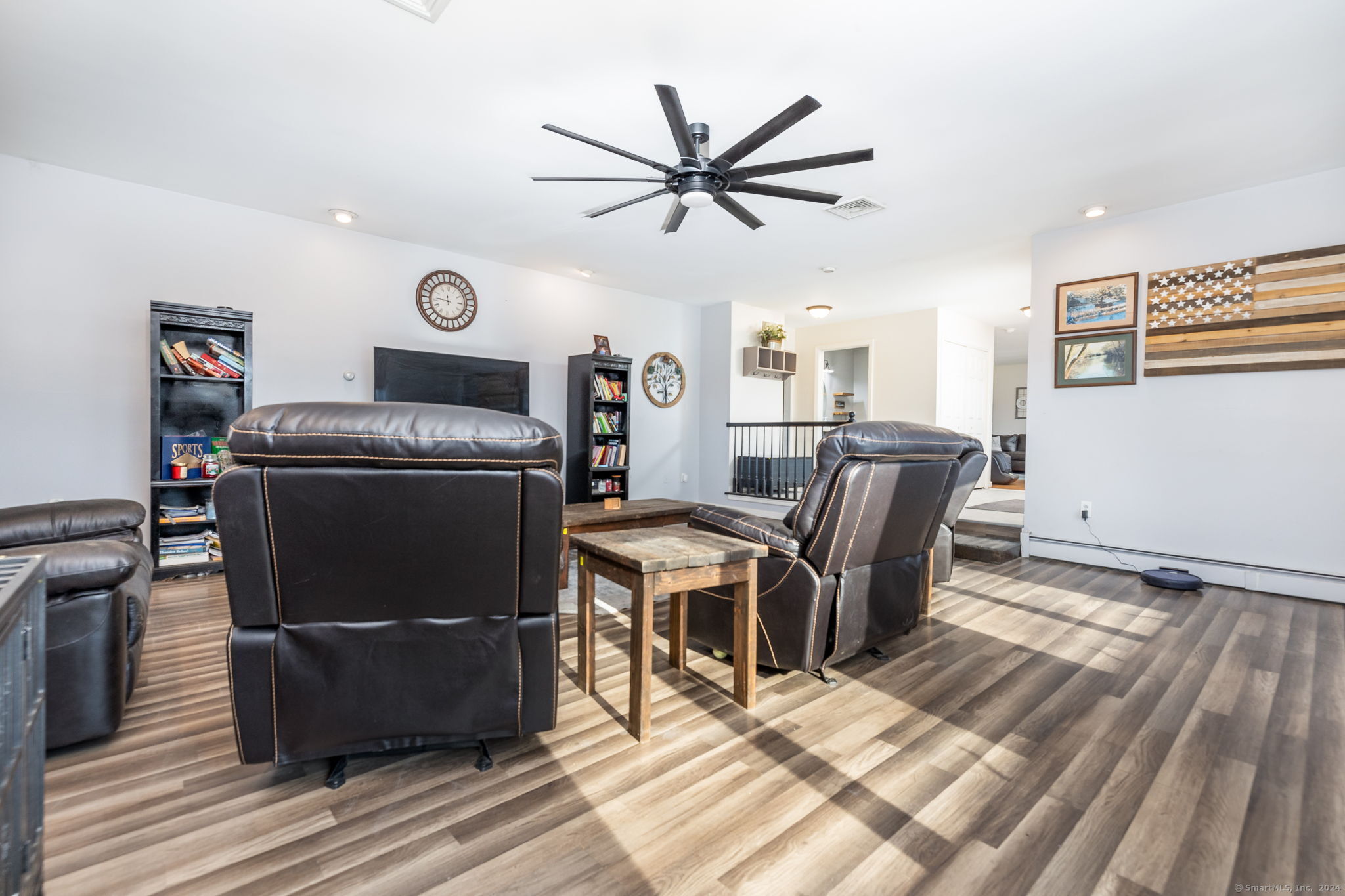 Colchester, Connecticut 06415, United States, 3 Bedrooms Bedrooms, ,4 BathroomsBathrooms,Residential,Pending,25365