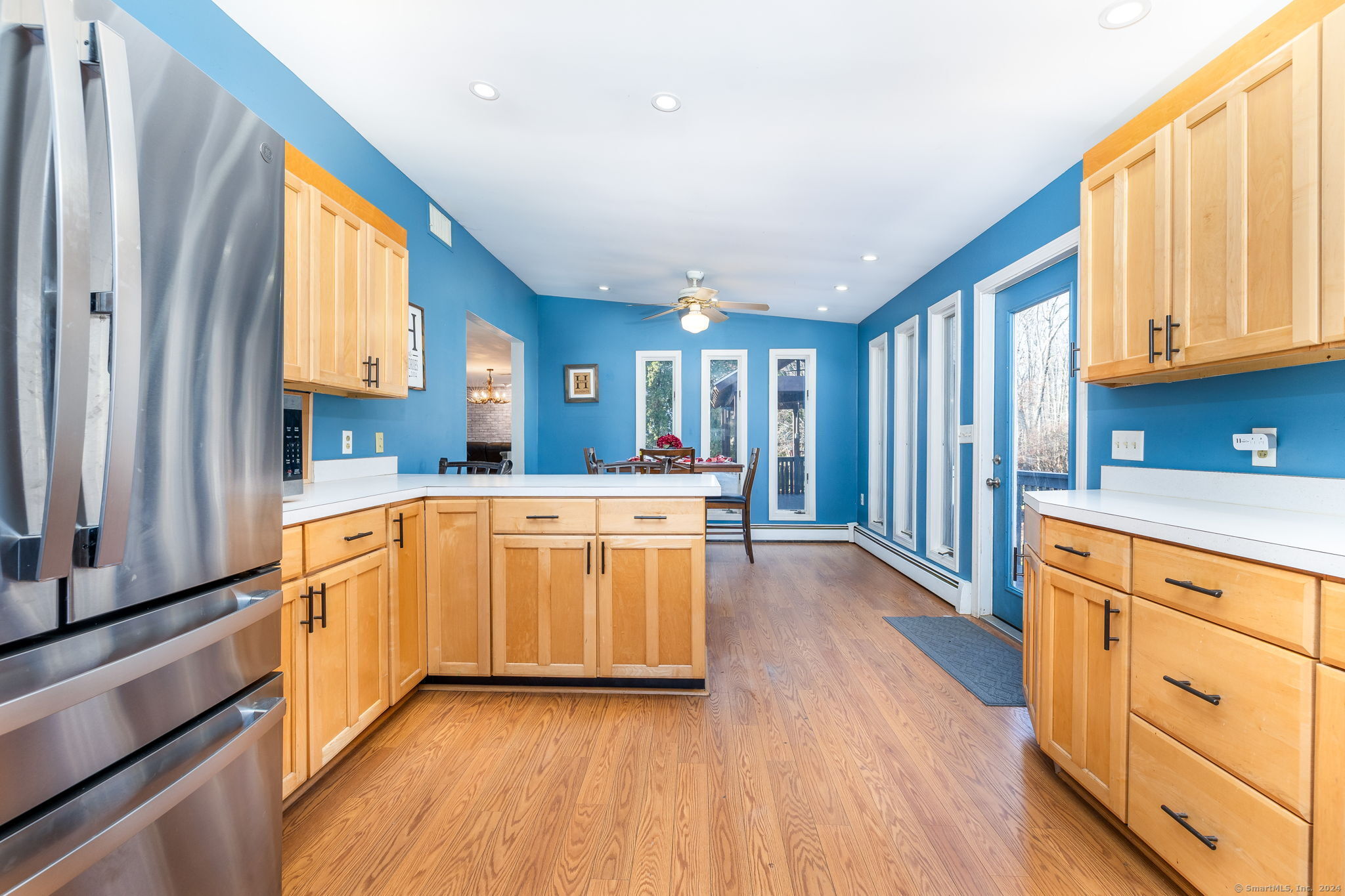 Colchester, Connecticut 06415, United States, 3 Bedrooms Bedrooms, ,4 BathroomsBathrooms,Residential,Pending,25365