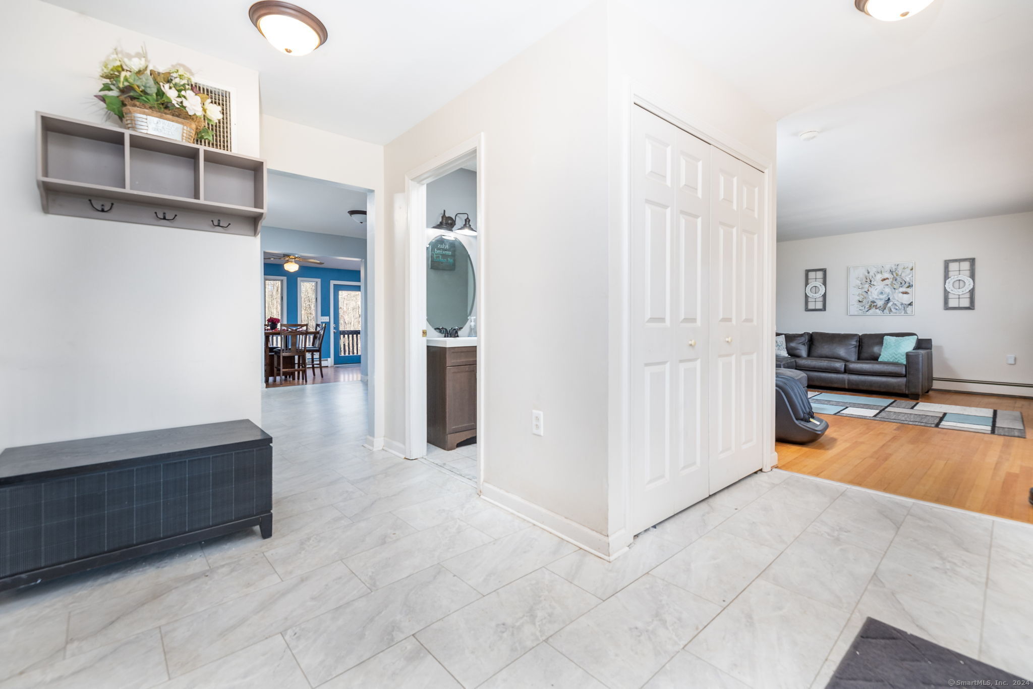 Colchester, Connecticut 06415, United States, 3 Bedrooms Bedrooms, ,4 BathroomsBathrooms,Residential,Pending,25365