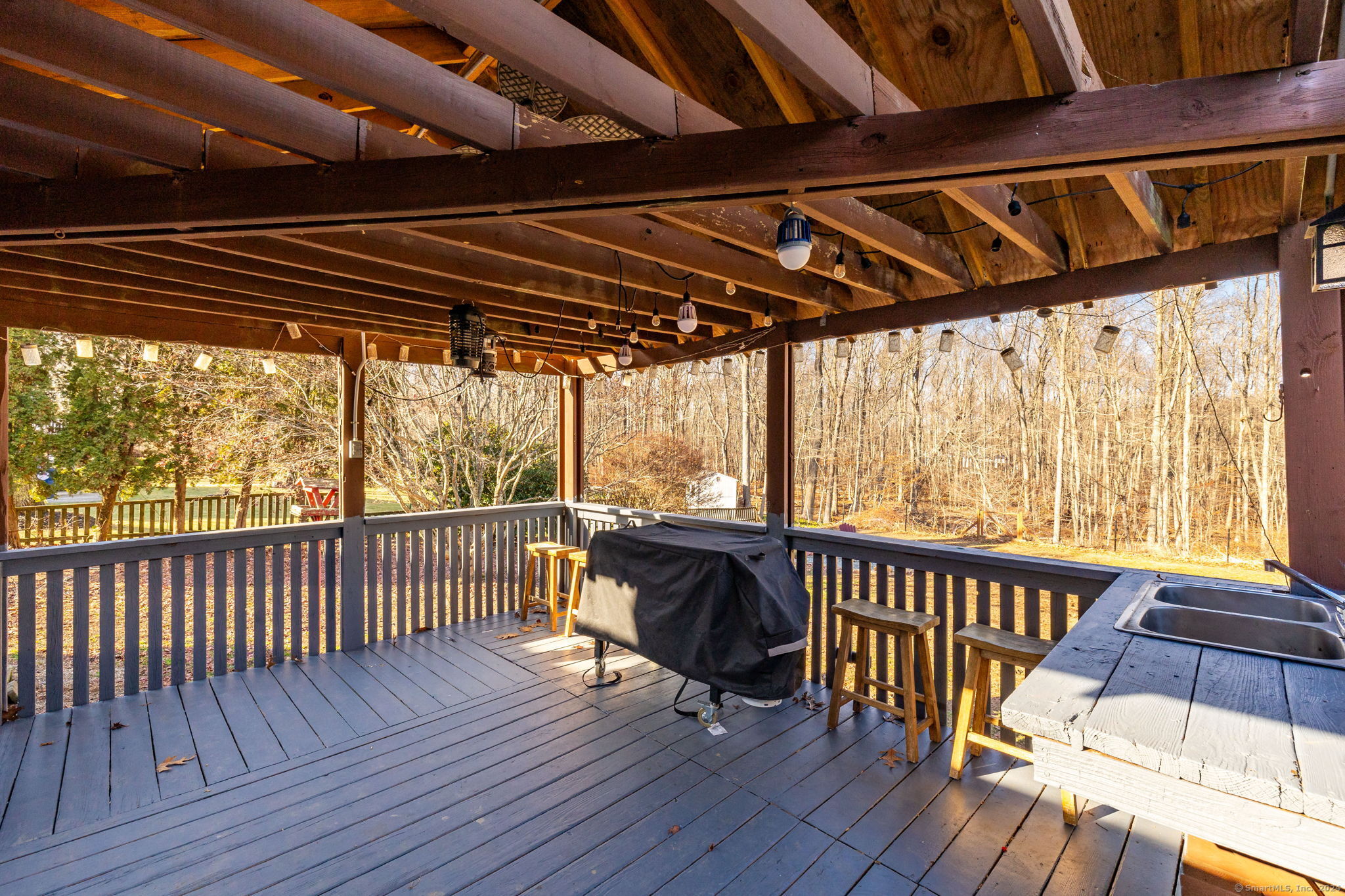 Colchester, Connecticut 06415, United States, 3 Bedrooms Bedrooms, ,4 BathroomsBathrooms,Residential,Pending,25365