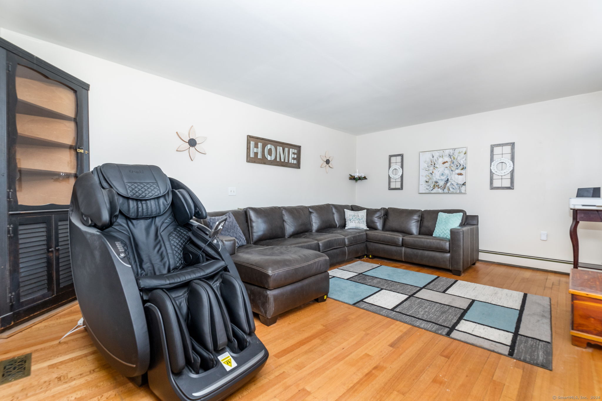 Colchester, Connecticut 06415, United States, 3 Bedrooms Bedrooms, ,4 BathroomsBathrooms,Residential,Pending,25365