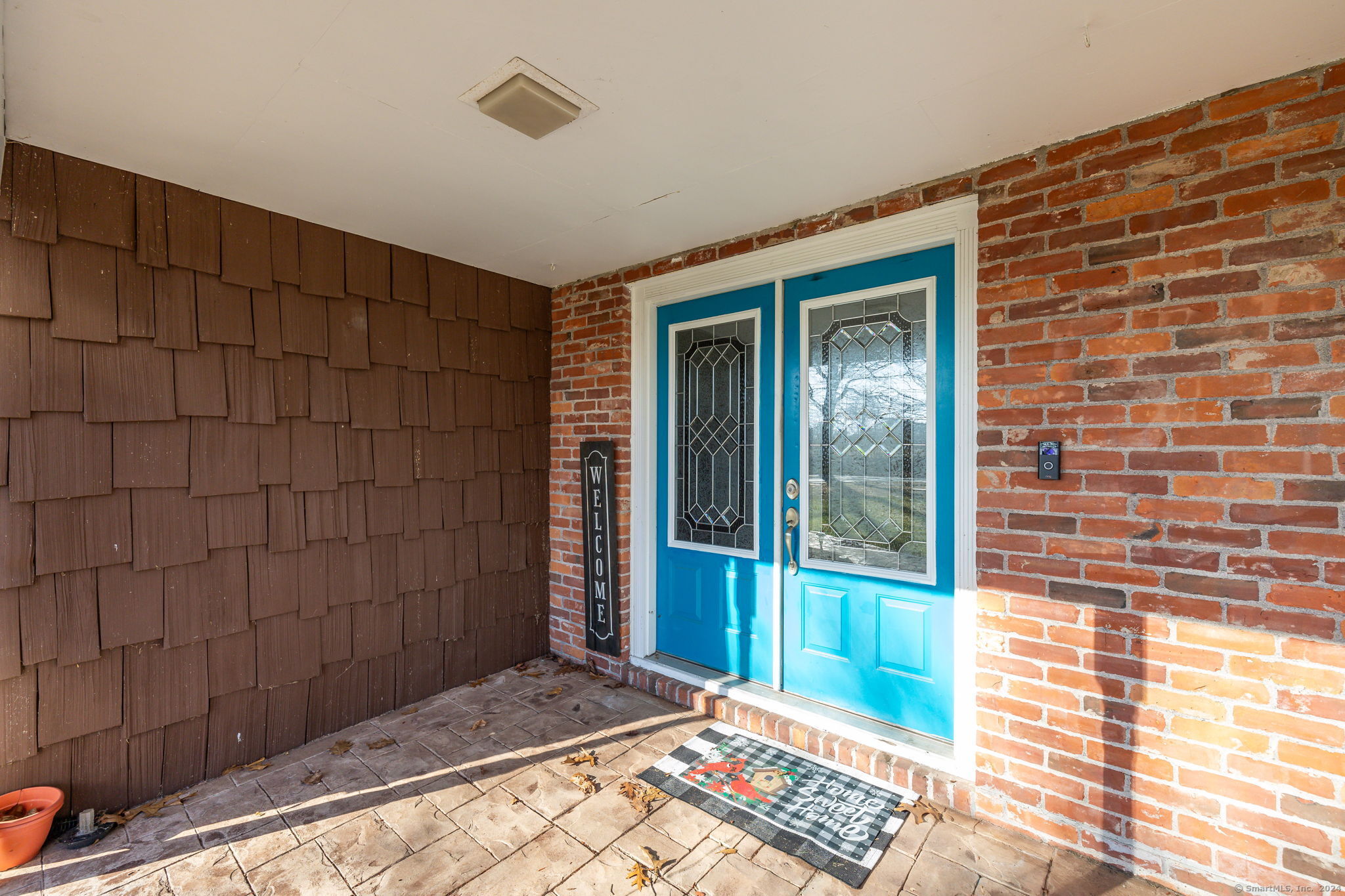 Colchester, Connecticut 06415, United States, 3 Bedrooms Bedrooms, ,4 BathroomsBathrooms,Residential,Pending,25365