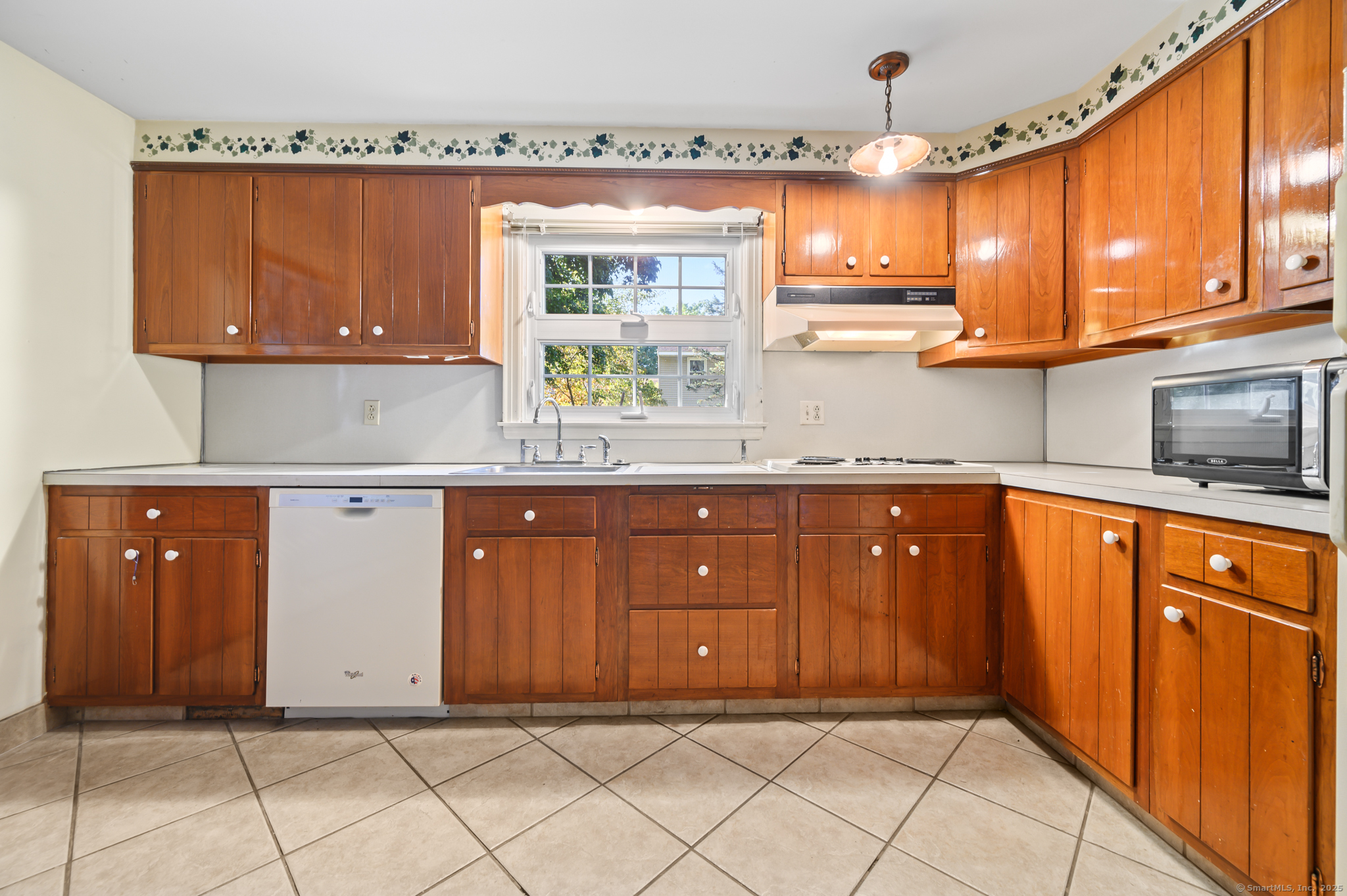 West Haven, Connecticut 06516, United States, 4 Bedrooms Bedrooms, ,2 BathroomsBathrooms,Residential,Coming Soon,218331