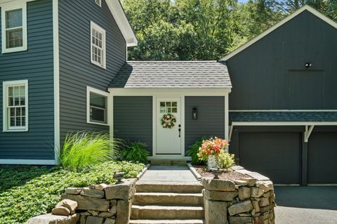 94 Glen Road Newtown CT 06482