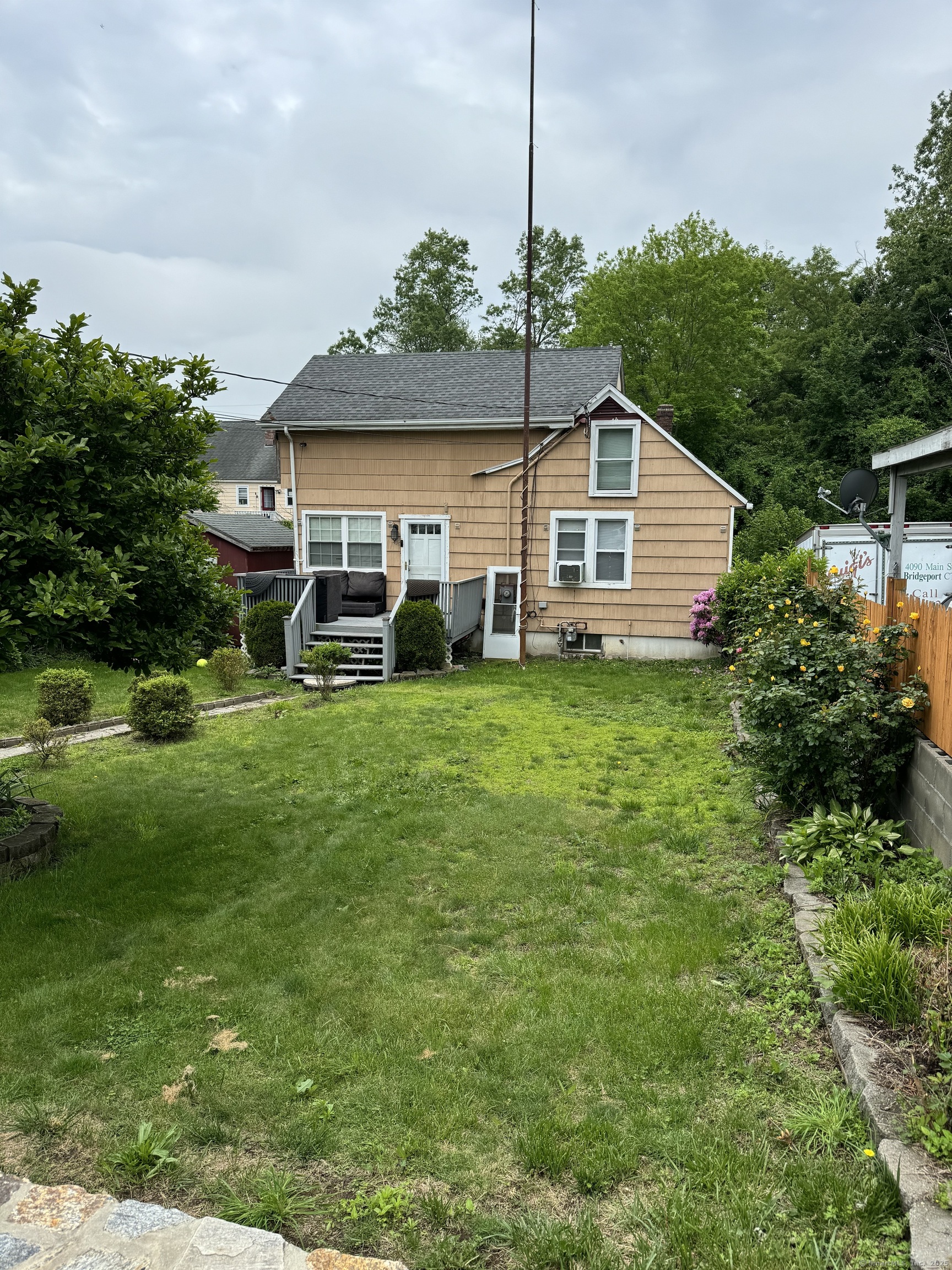 385 Chamberlain Avenue