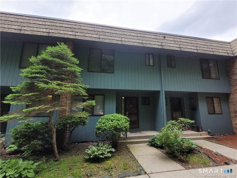 Photo of 9 Debra Court #9, Cromwell, CT 06416 (MLS # 24214595)
