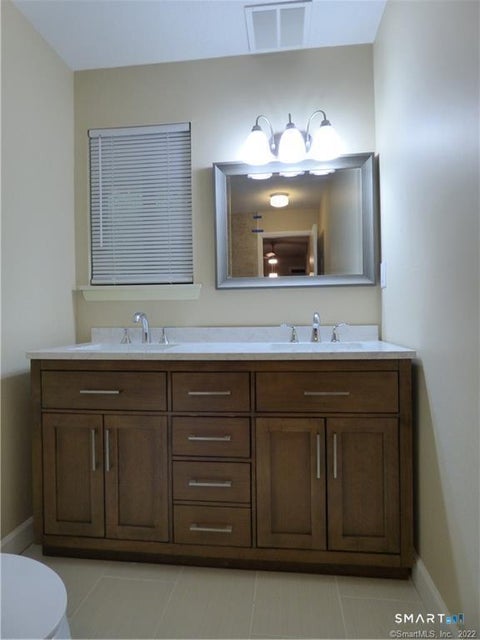 Tiny photo for 9 Debra Court #9, Cromwell, CT 06416 (MLS # 24214595)