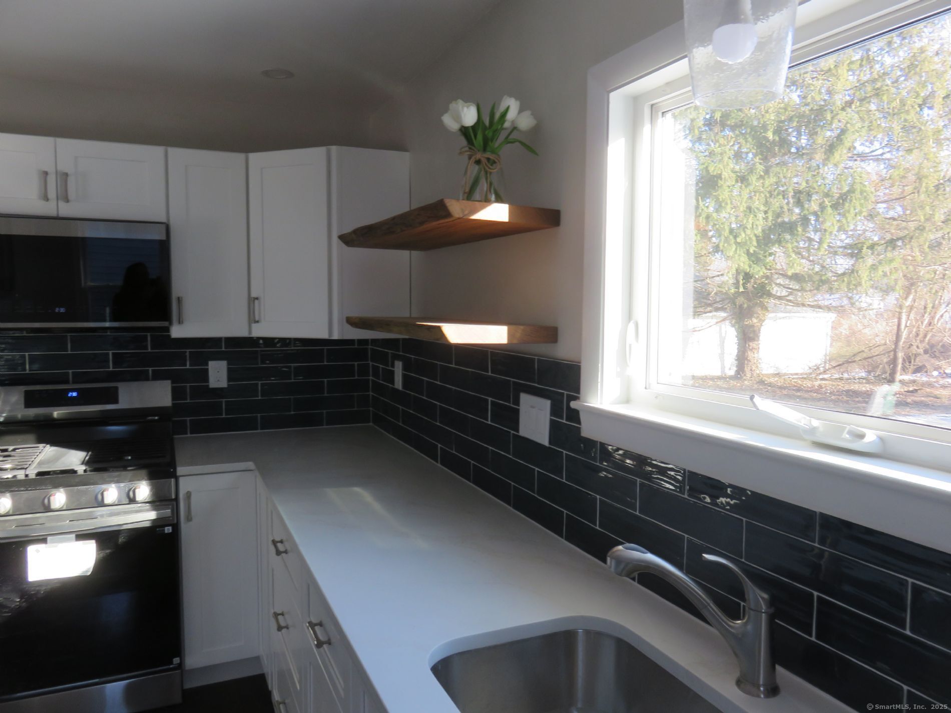 324 Maple Street, Branford, Connecticut image 8