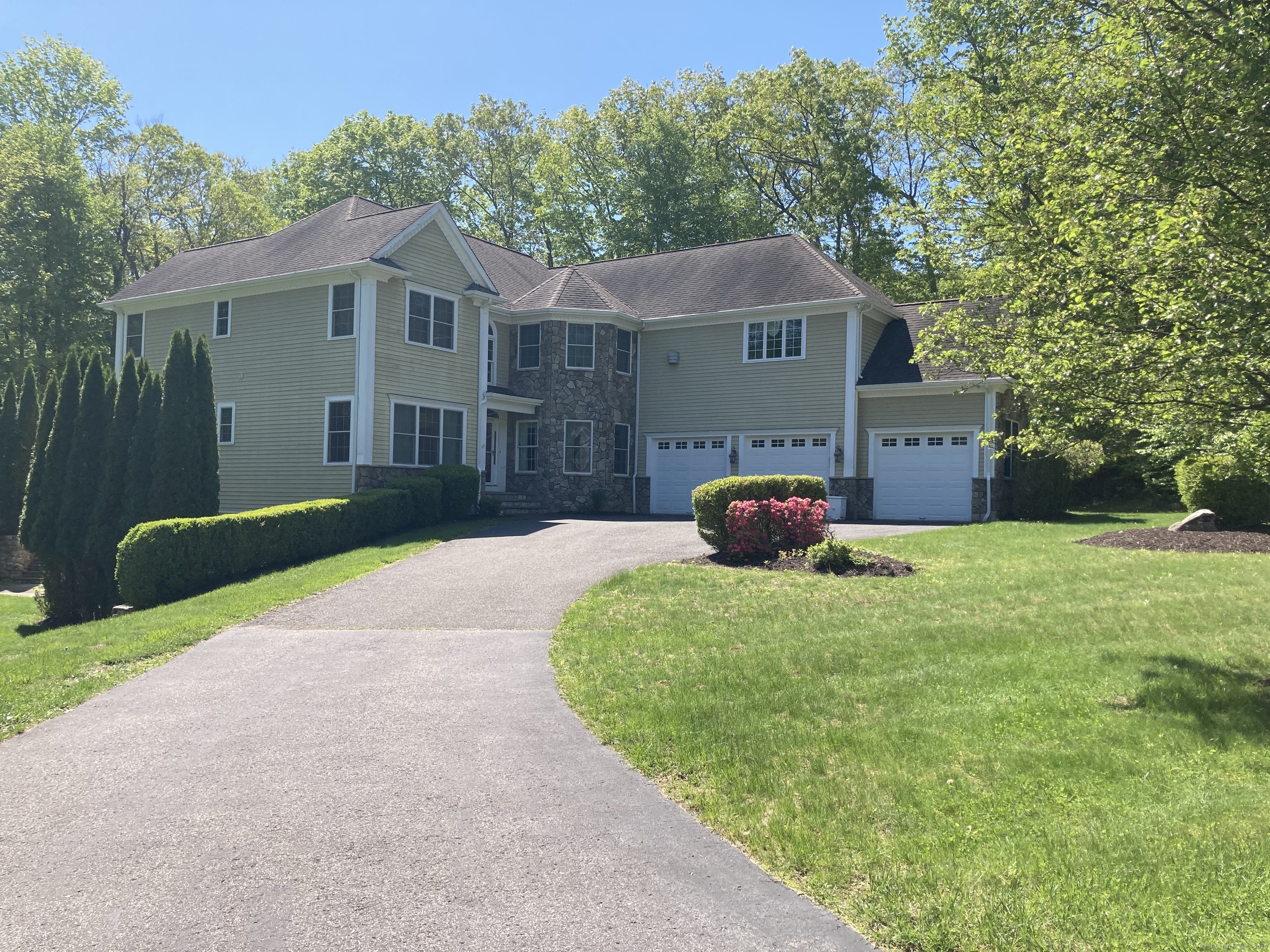 15 Logging Trail Lane