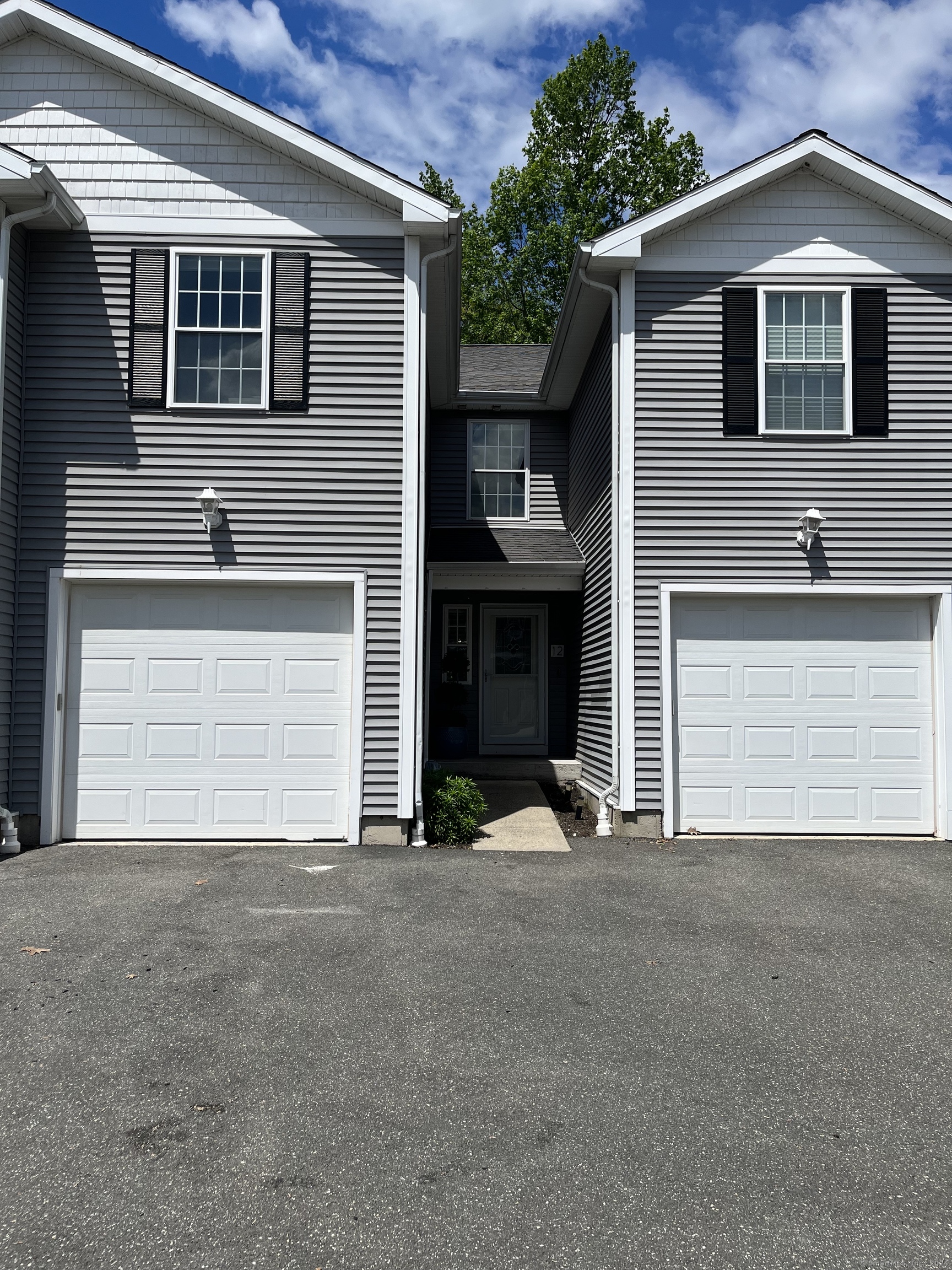 Property for Sale at 2118 Meriden Waterbury Turnpike Apt 12, Southington, Connecticut - Bedrooms: 2 
Bathrooms: 3 
Rooms: 7  - $355,000