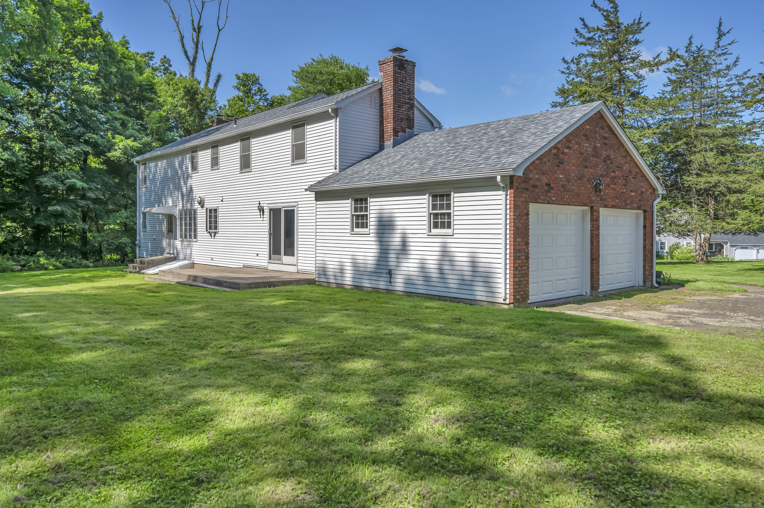 Wallingford, Connecticut 06492, United States, 4 Bedrooms Bedrooms, ,3 BathroomsBathrooms,Residential,Active,240107